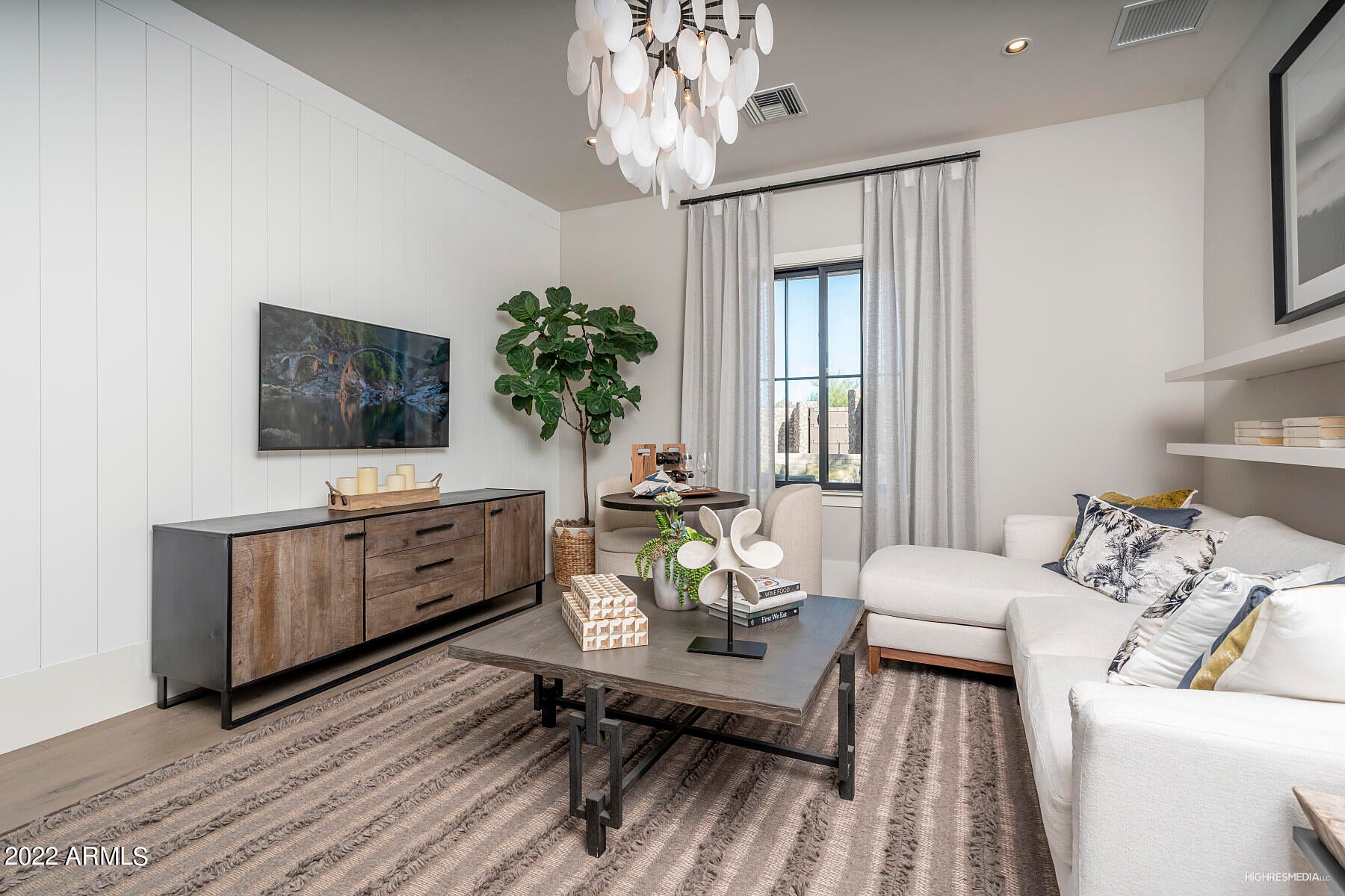 BRONCO ESTATES - Residential