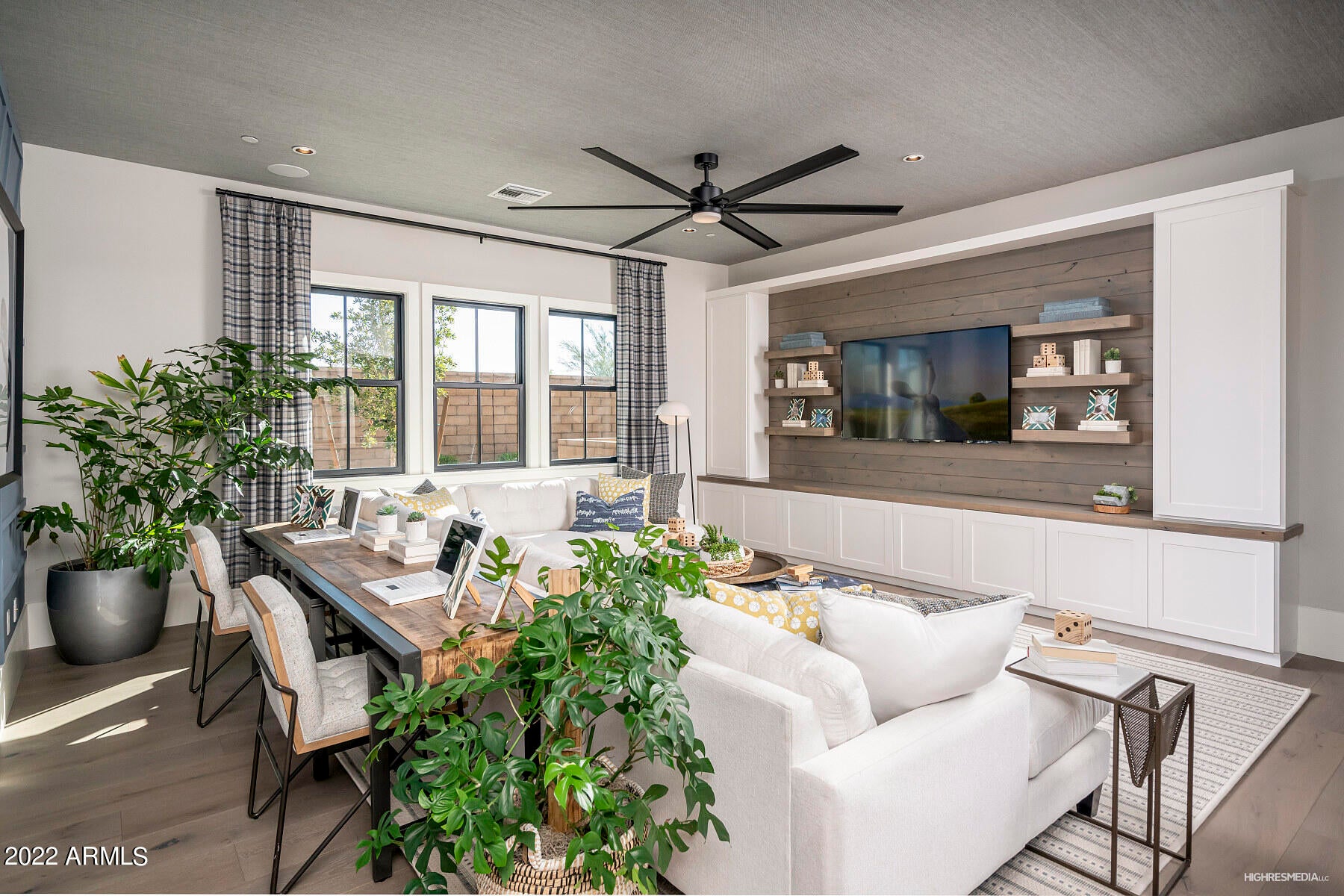 BRONCO ESTATES - Residential