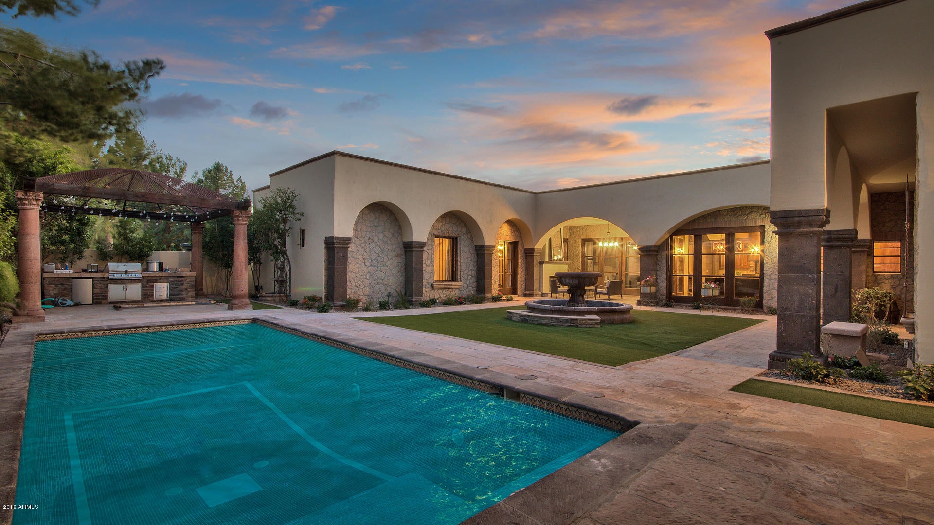 SUSIE'S CIRCLE - Residential