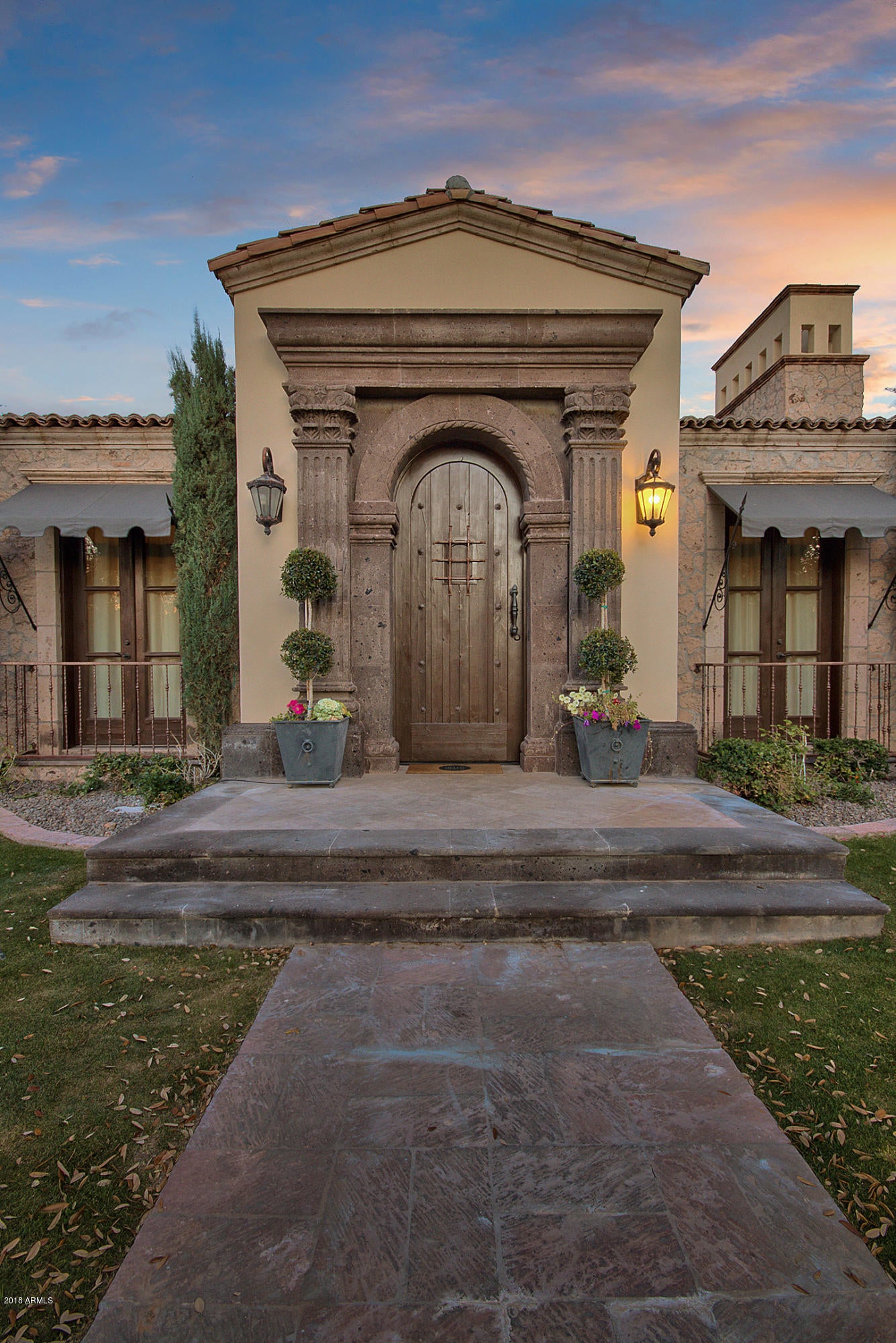 SUSIE'S CIRCLE - Residential