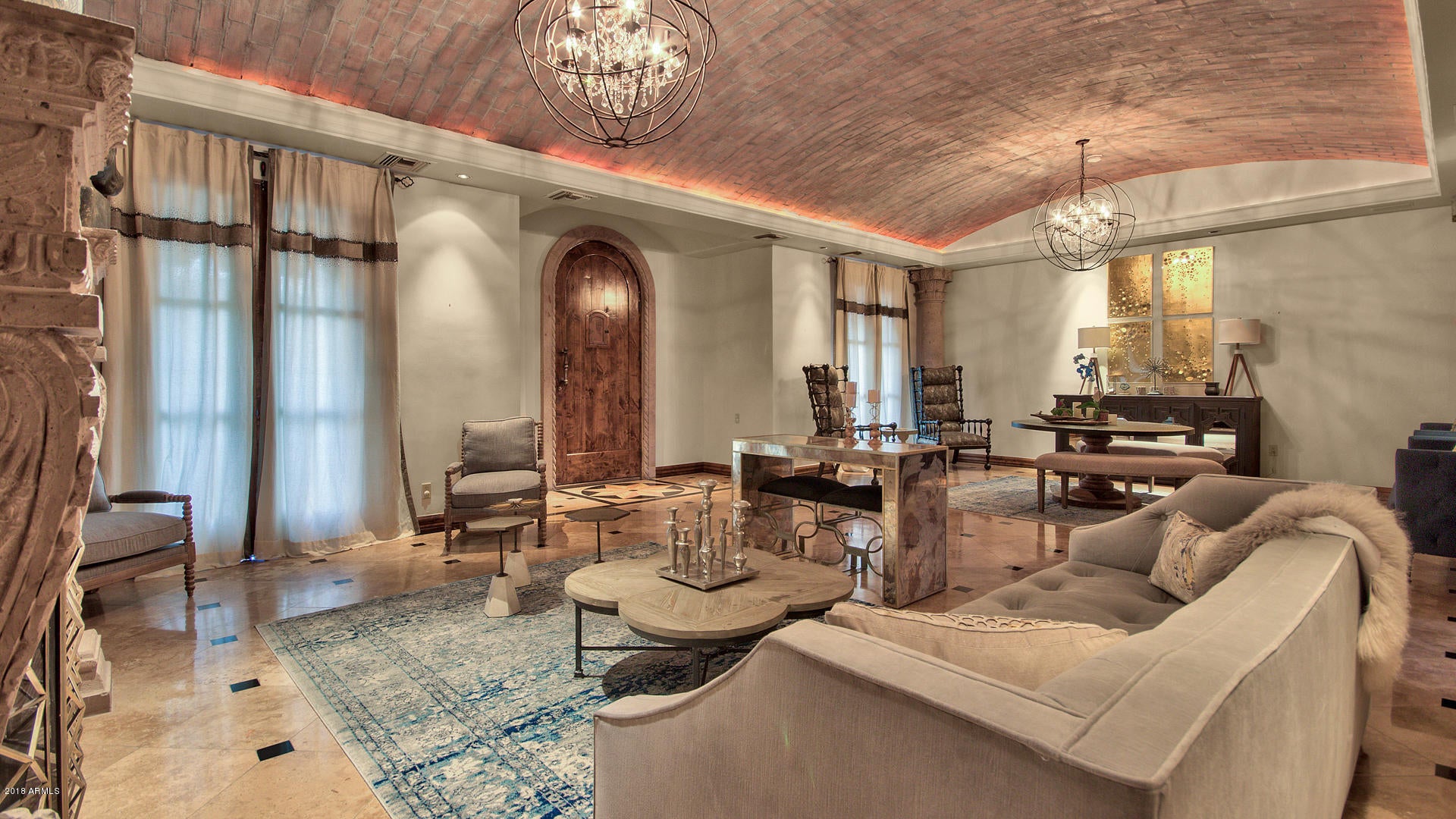 SUSIE'S CIRCLE - Residential
