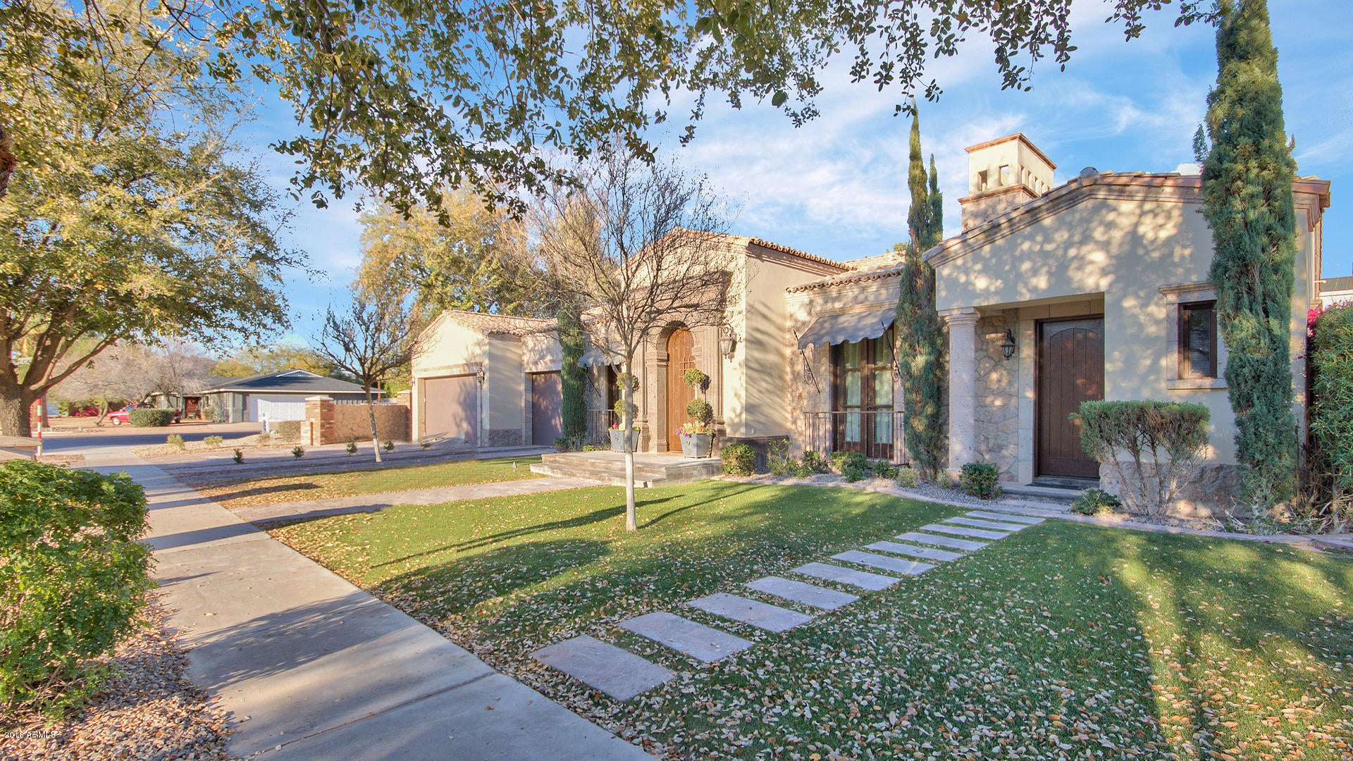 SUSIE'S CIRCLE - Residential