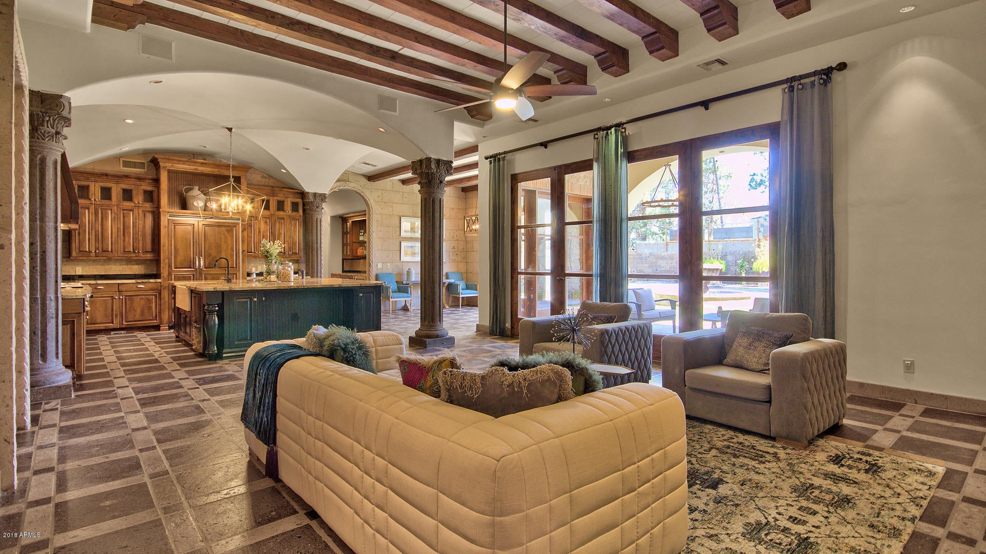 SUSIE'S CIRCLE - Residential