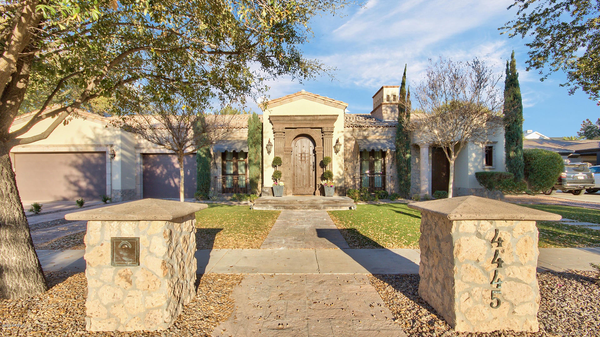 SUSIE'S CIRCLE - Residential