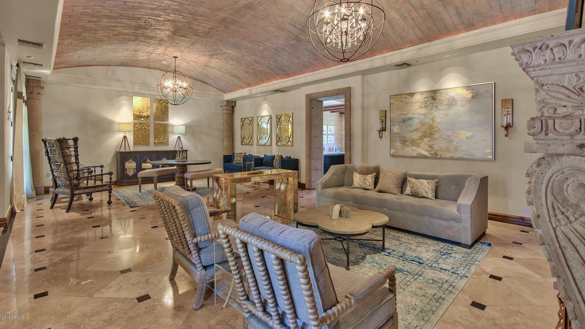 SUSIE'S CIRCLE - Residential