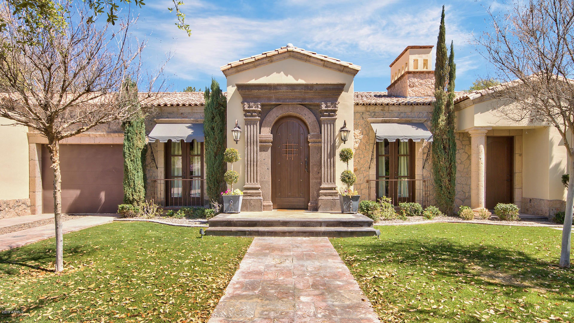SUSIE'S CIRCLE - Residential