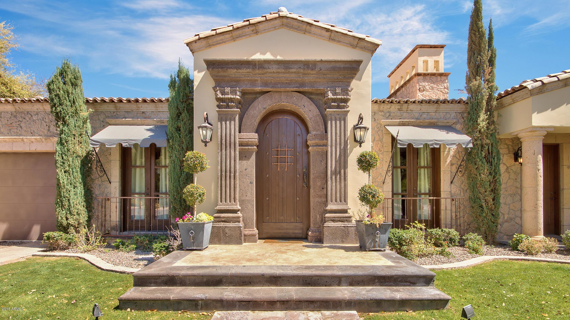 SUSIE'S CIRCLE - Residential