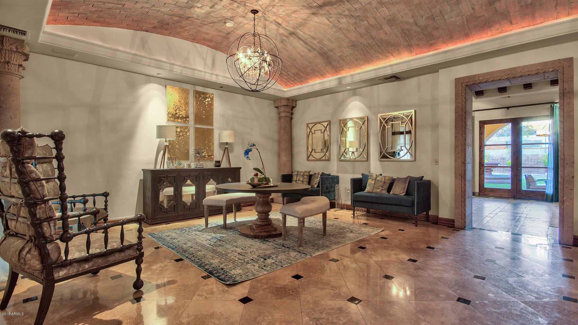 SUSIE'S CIRCLE - Residential