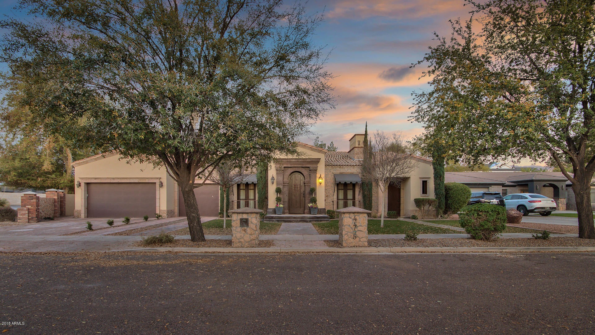 SUSIE'S CIRCLE - Residential