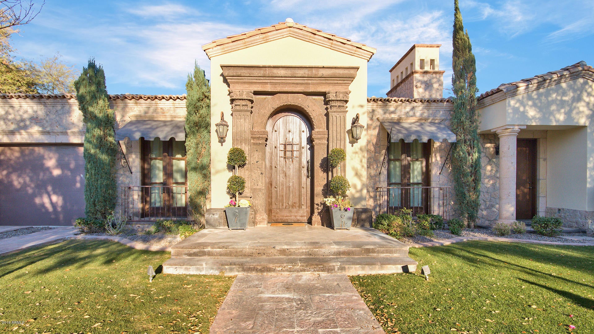 SUSIE'S CIRCLE - Residential
