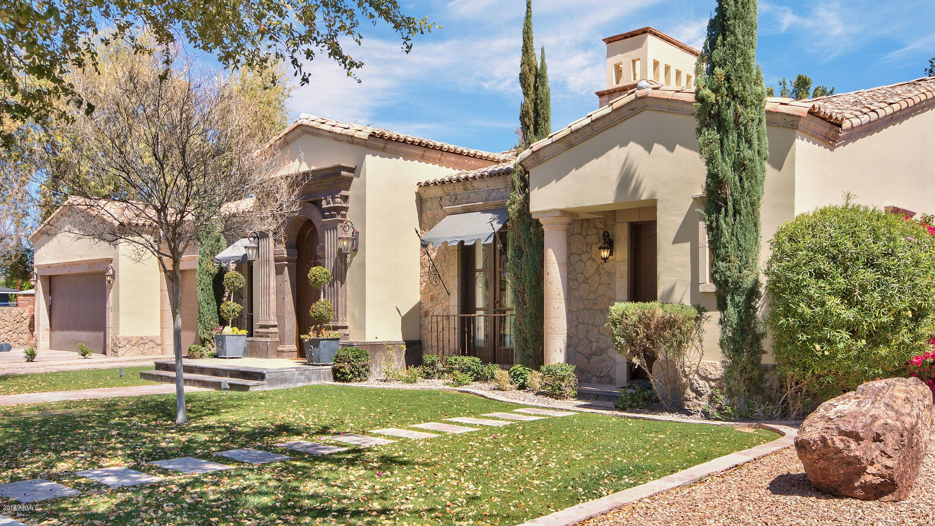 SUSIE'S CIRCLE - Residential
