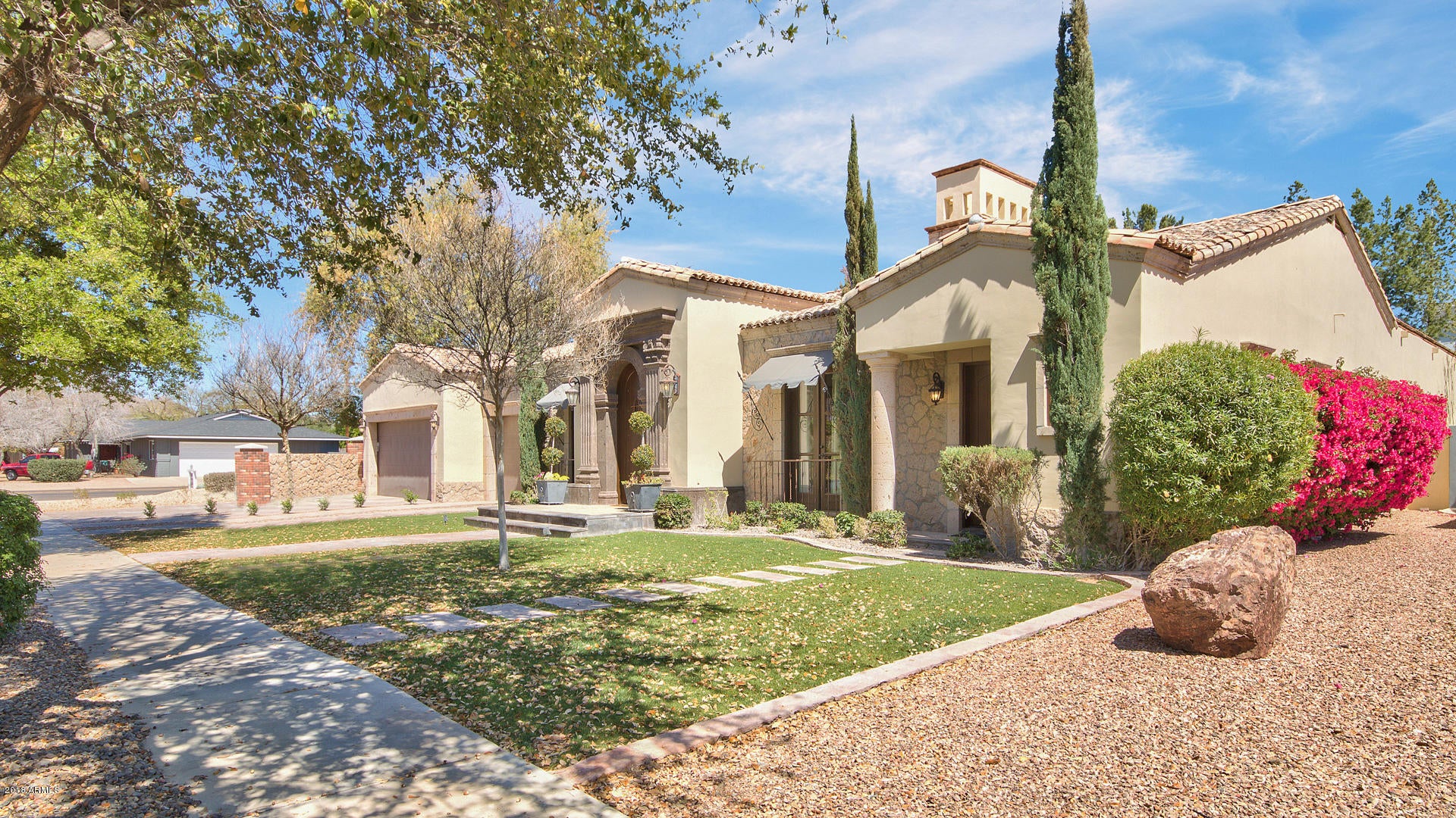SUSIE'S CIRCLE - Residential