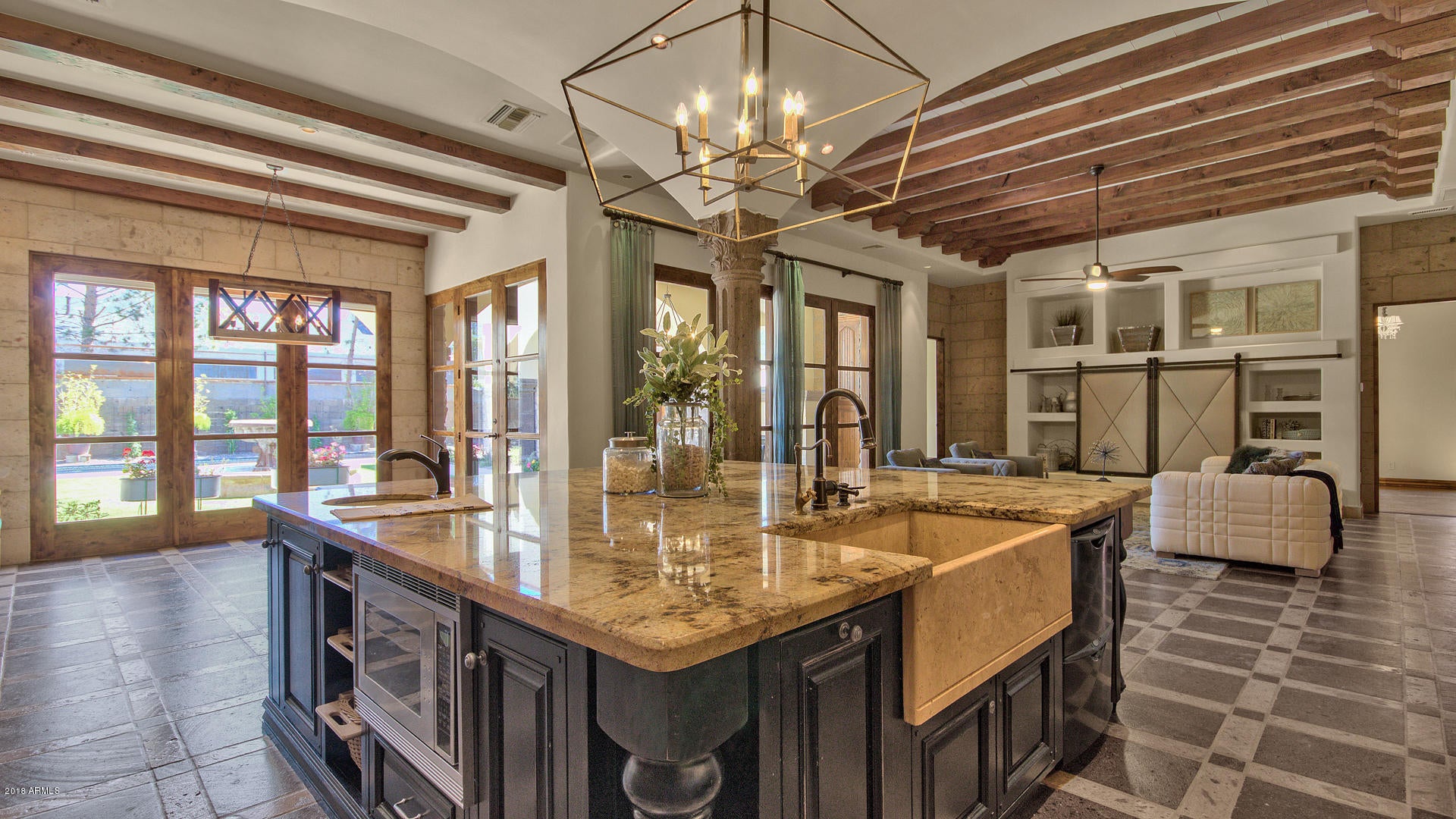 SUSIE'S CIRCLE - Residential