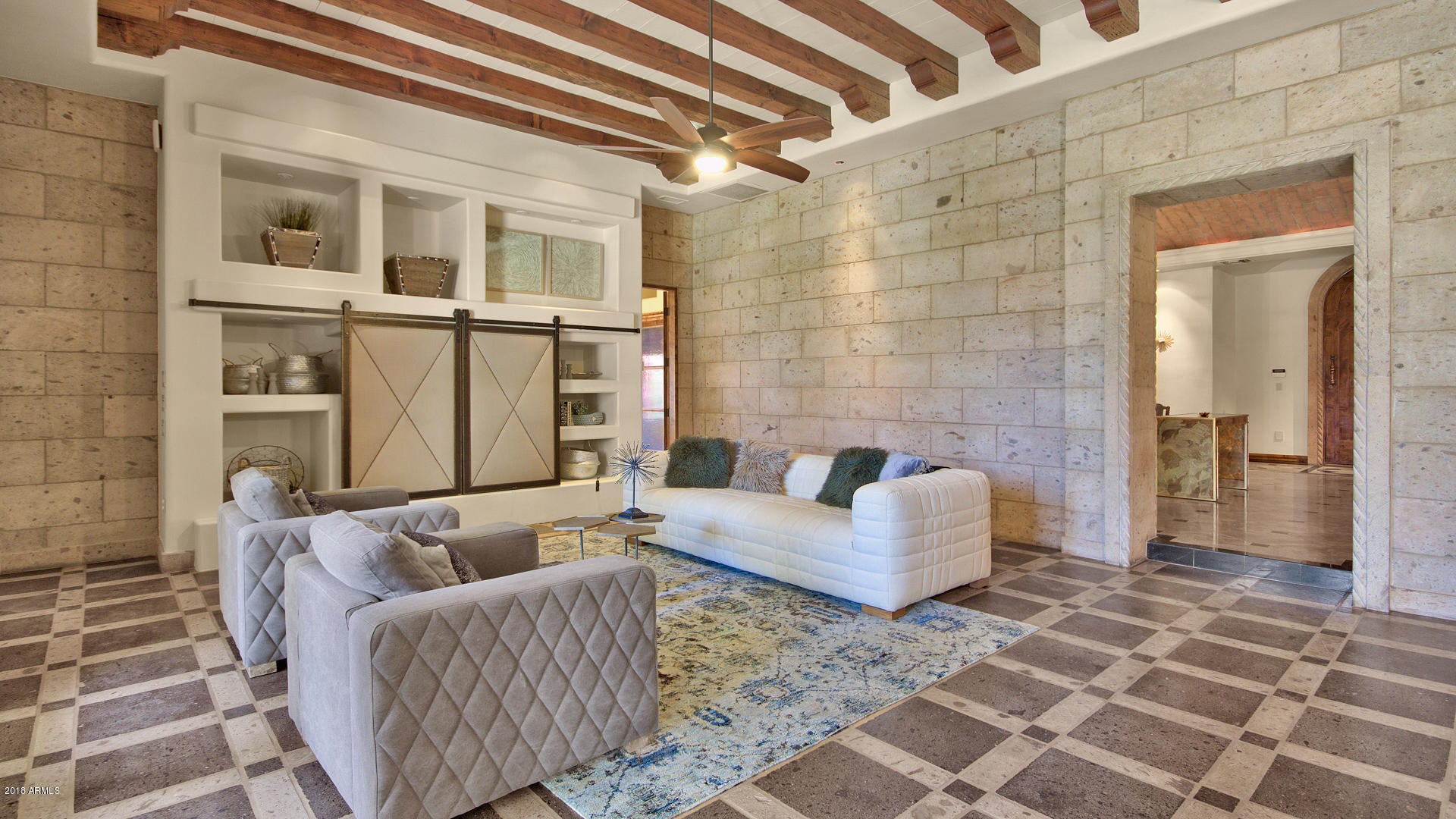 SUSIE'S CIRCLE - Residential