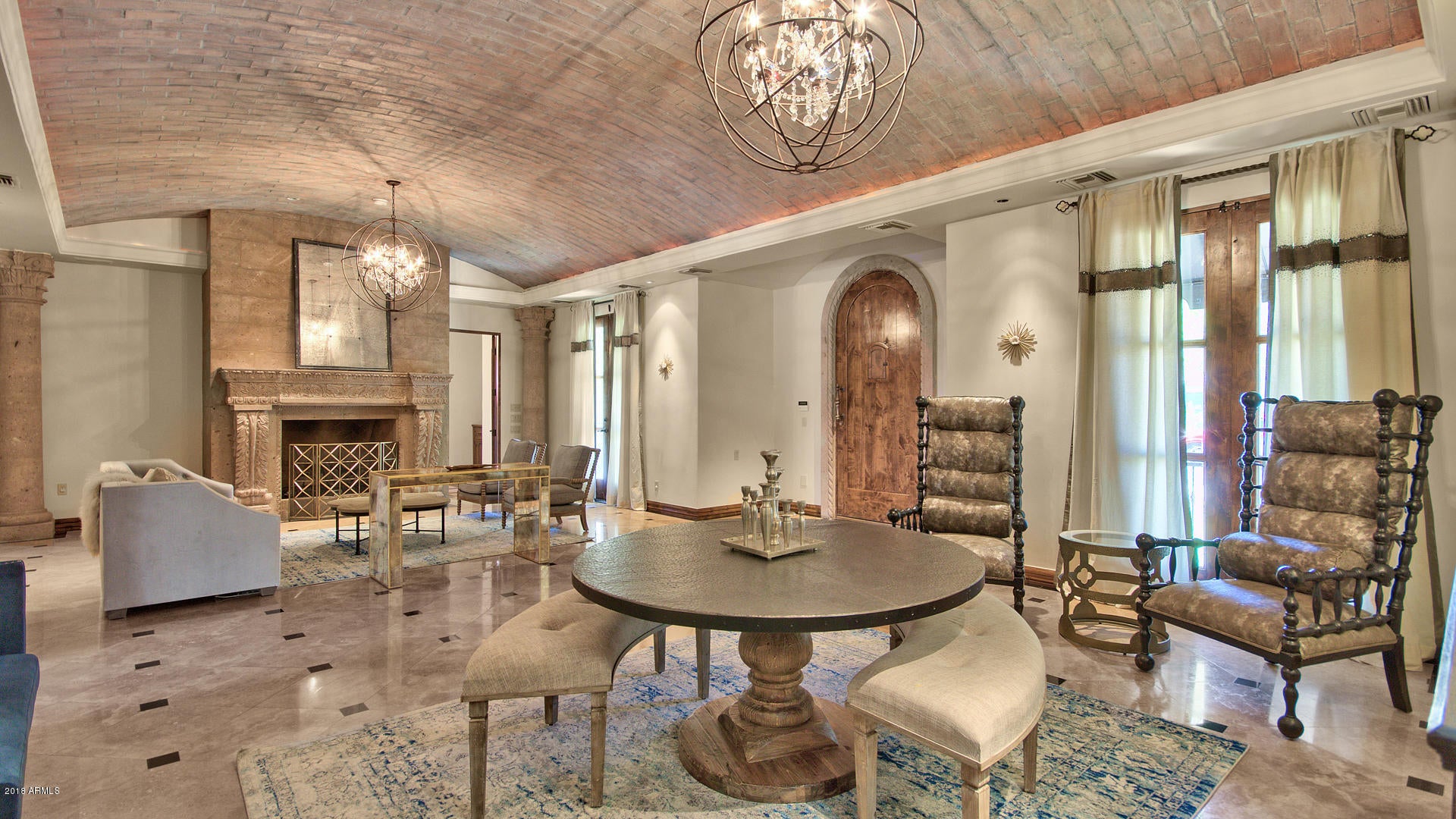 SUSIE'S CIRCLE - Residential