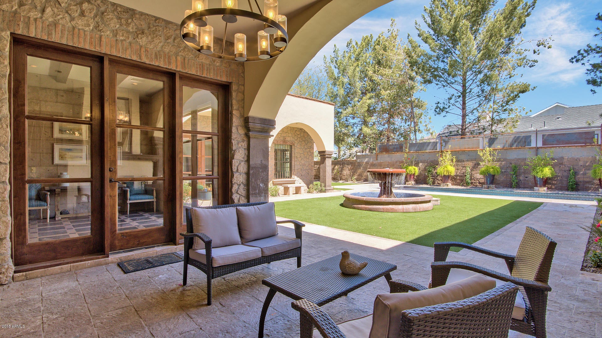 SUSIE'S CIRCLE - Residential