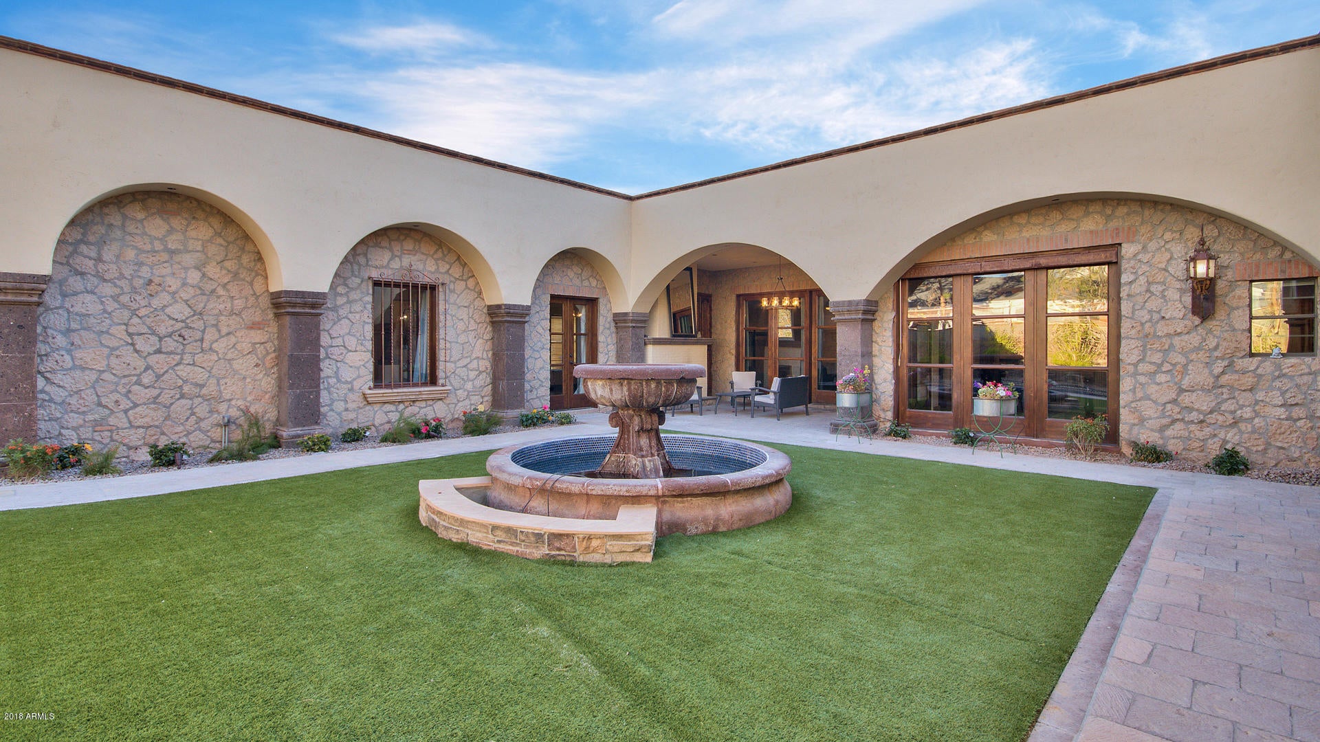 SUSIE'S CIRCLE - Residential