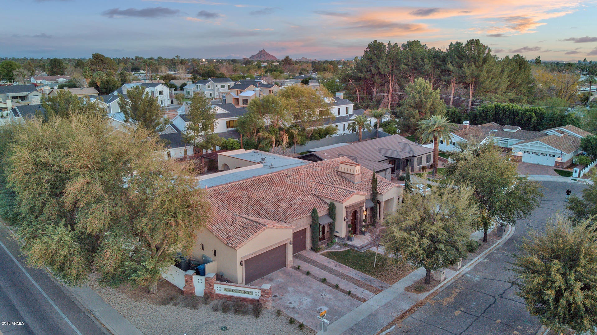 SUSIE'S CIRCLE - Residential