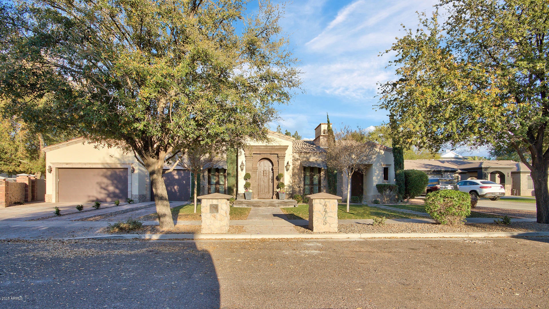 SUSIE'S CIRCLE - Residential