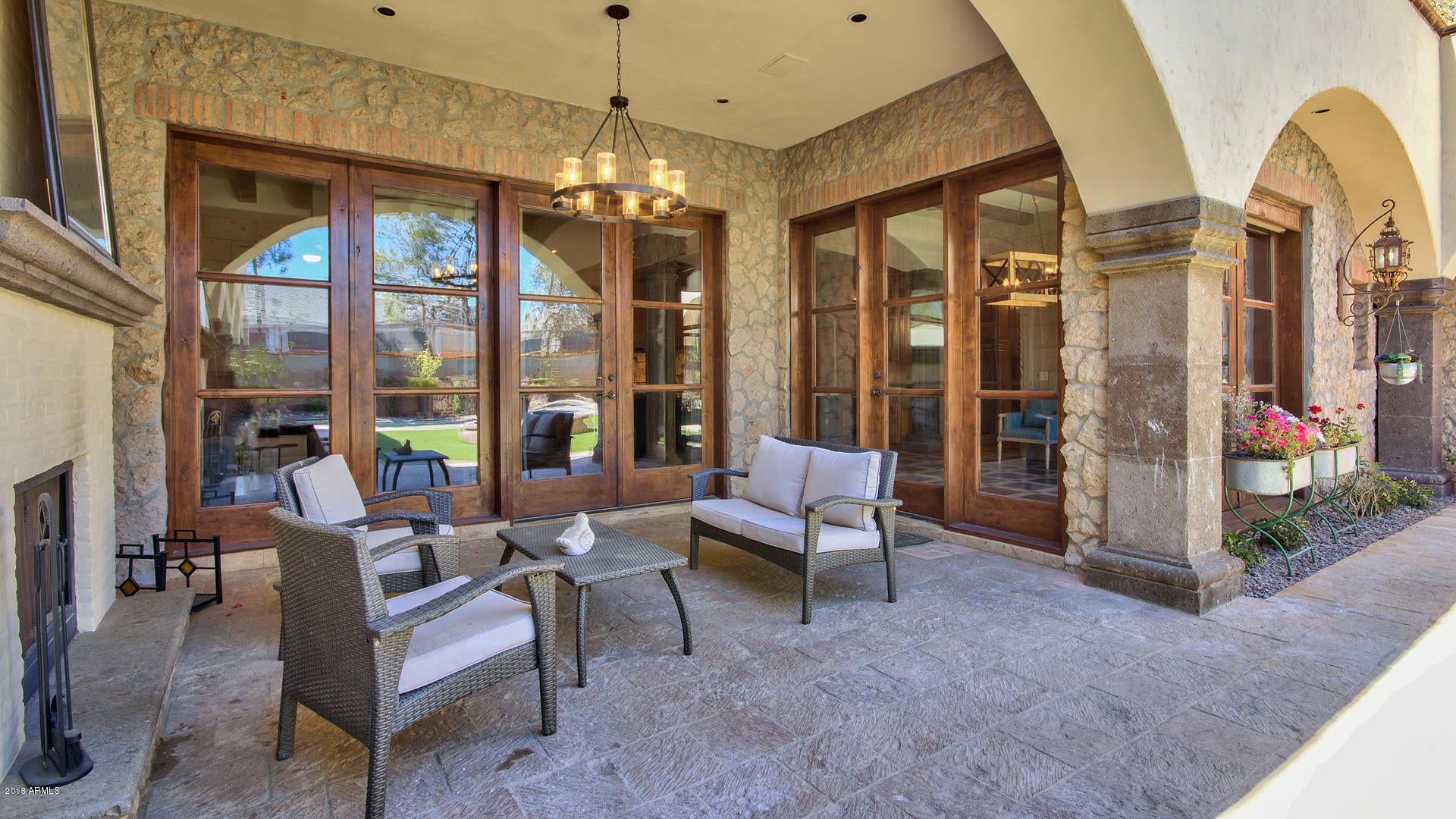 SUSIE'S CIRCLE - Residential