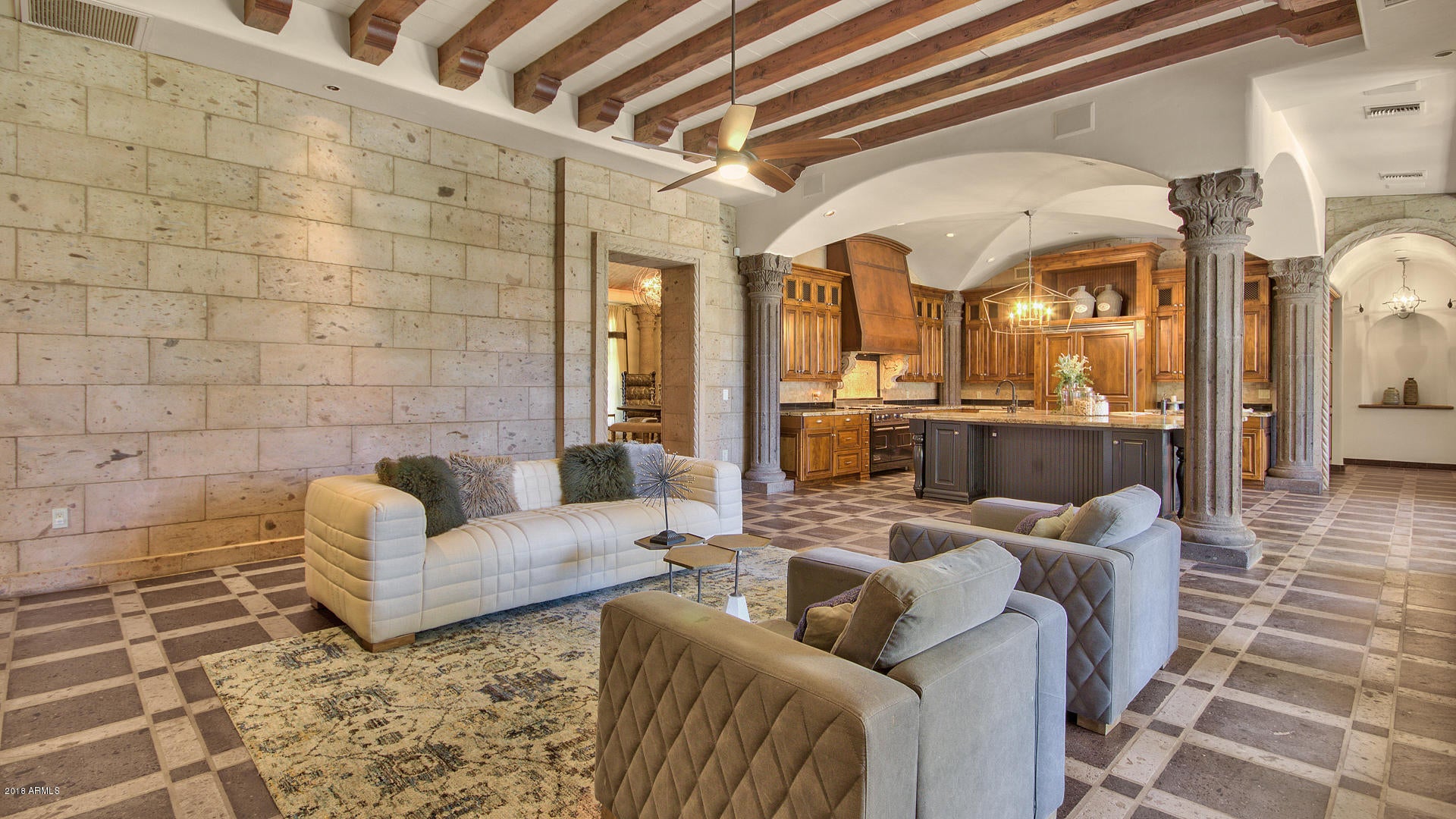 SUSIE'S CIRCLE - Residential