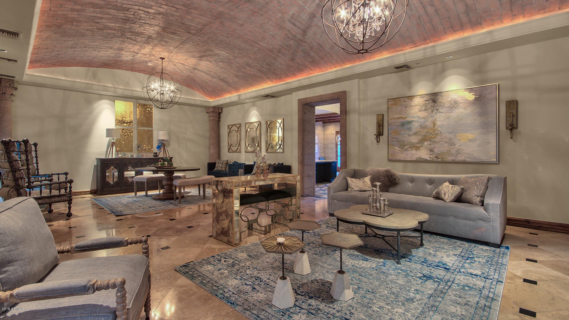 SUSIE'S CIRCLE - Residential