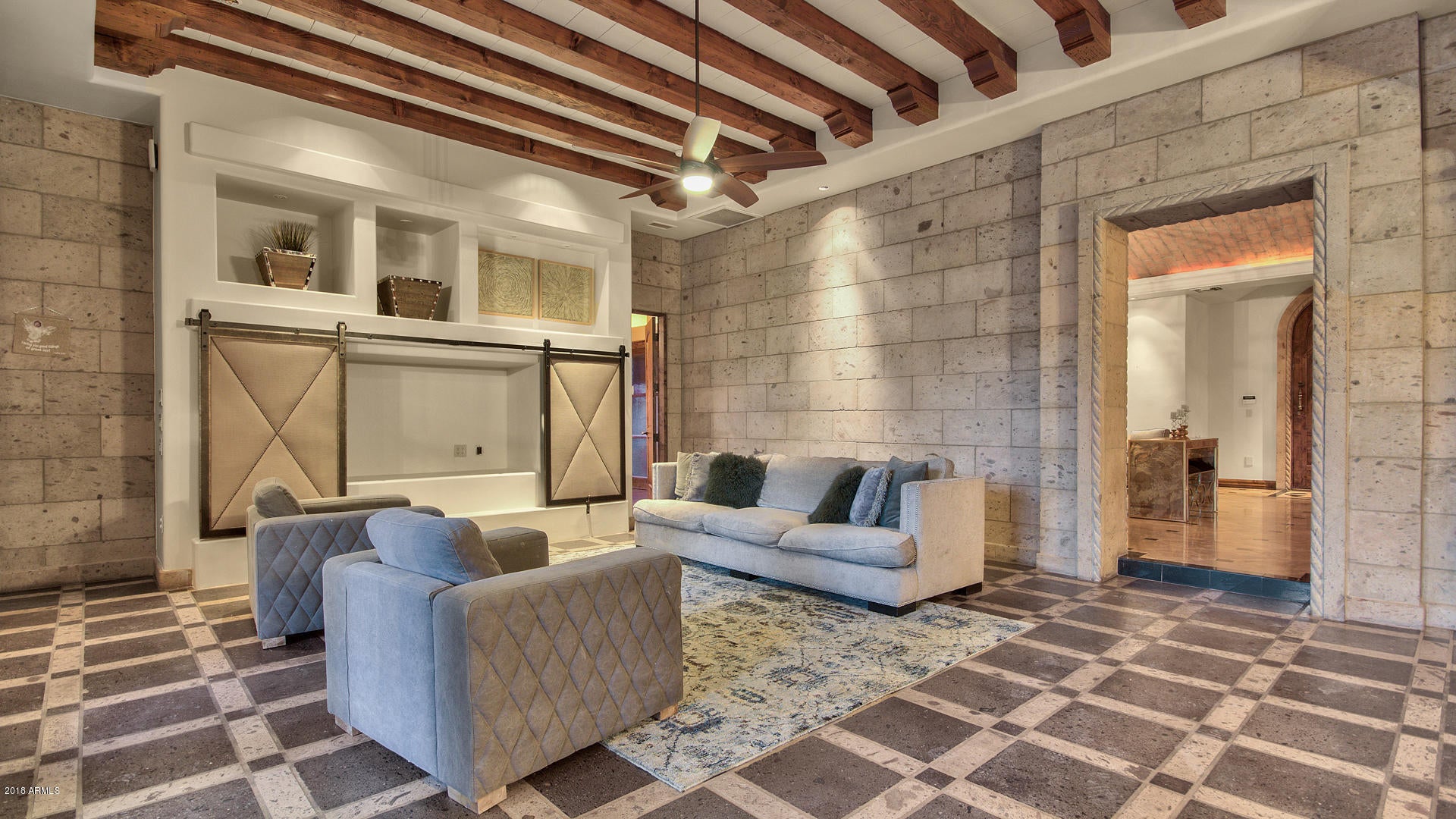 SUSIE'S CIRCLE - Residential