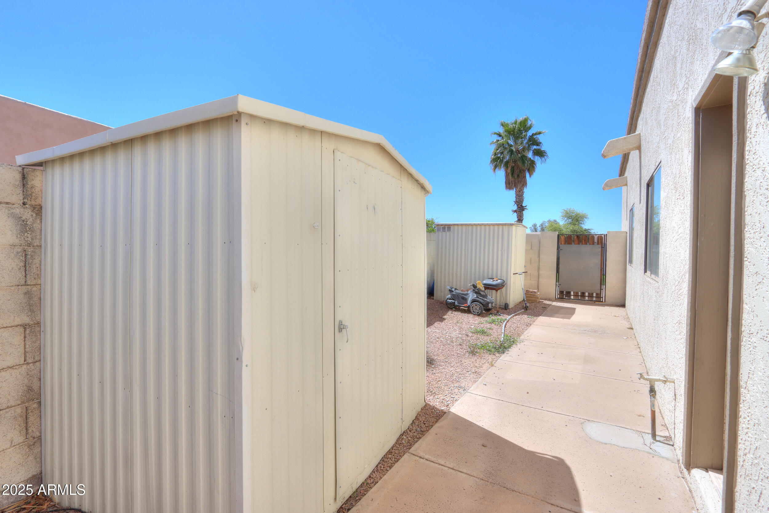 CASA GRANDE LAKES - Residential