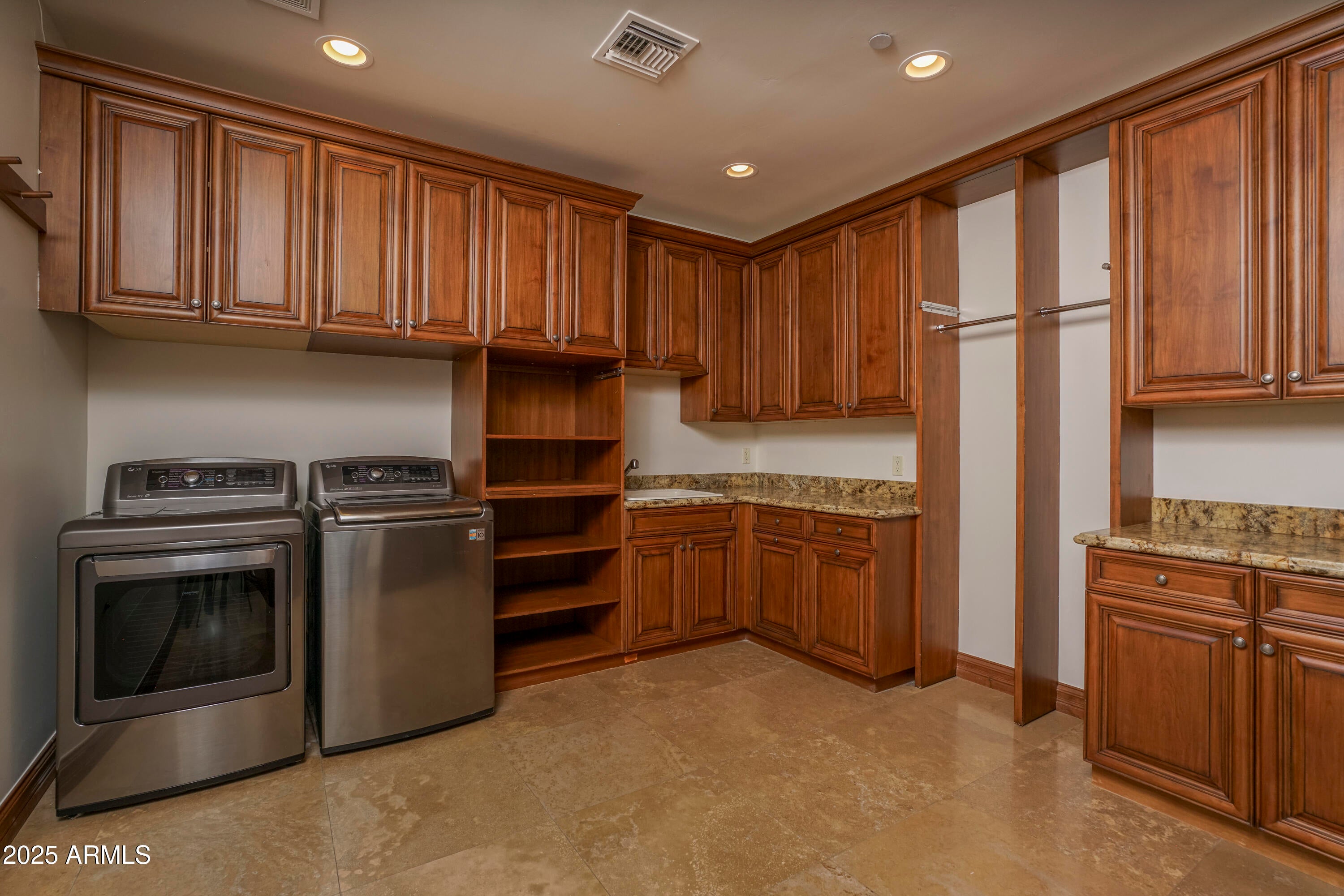 PANAROMA ESTATES - Residential