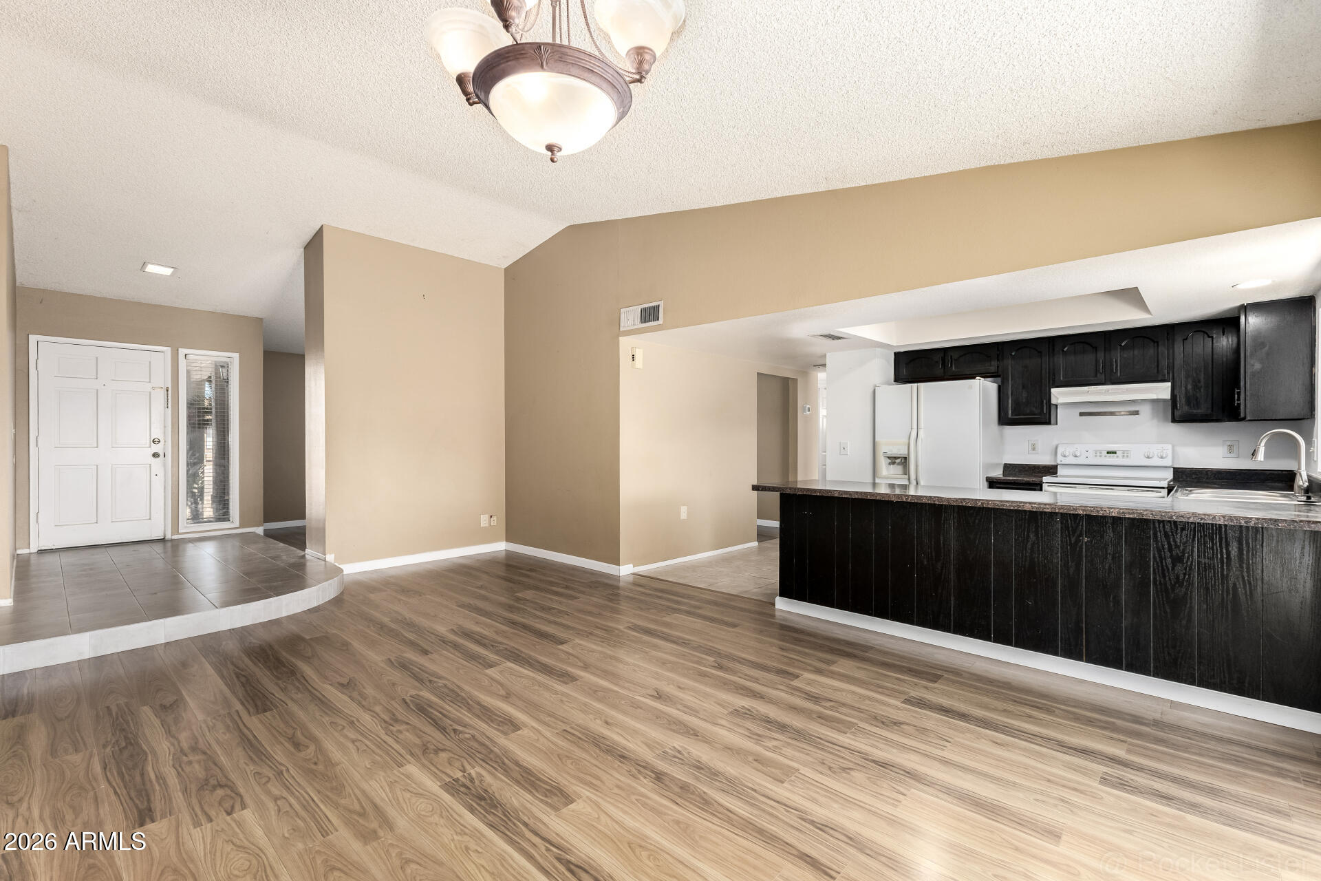 SARATOGA SQUARE - Residential
