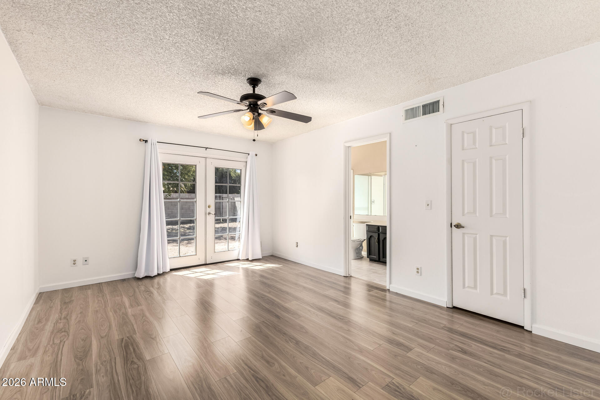 SARATOGA SQUARE - Residential