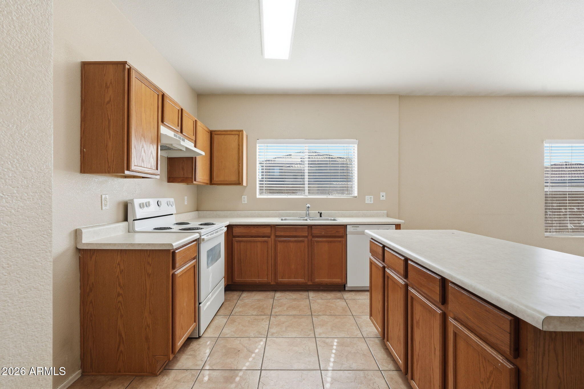 DESERT CROSSING - Residential