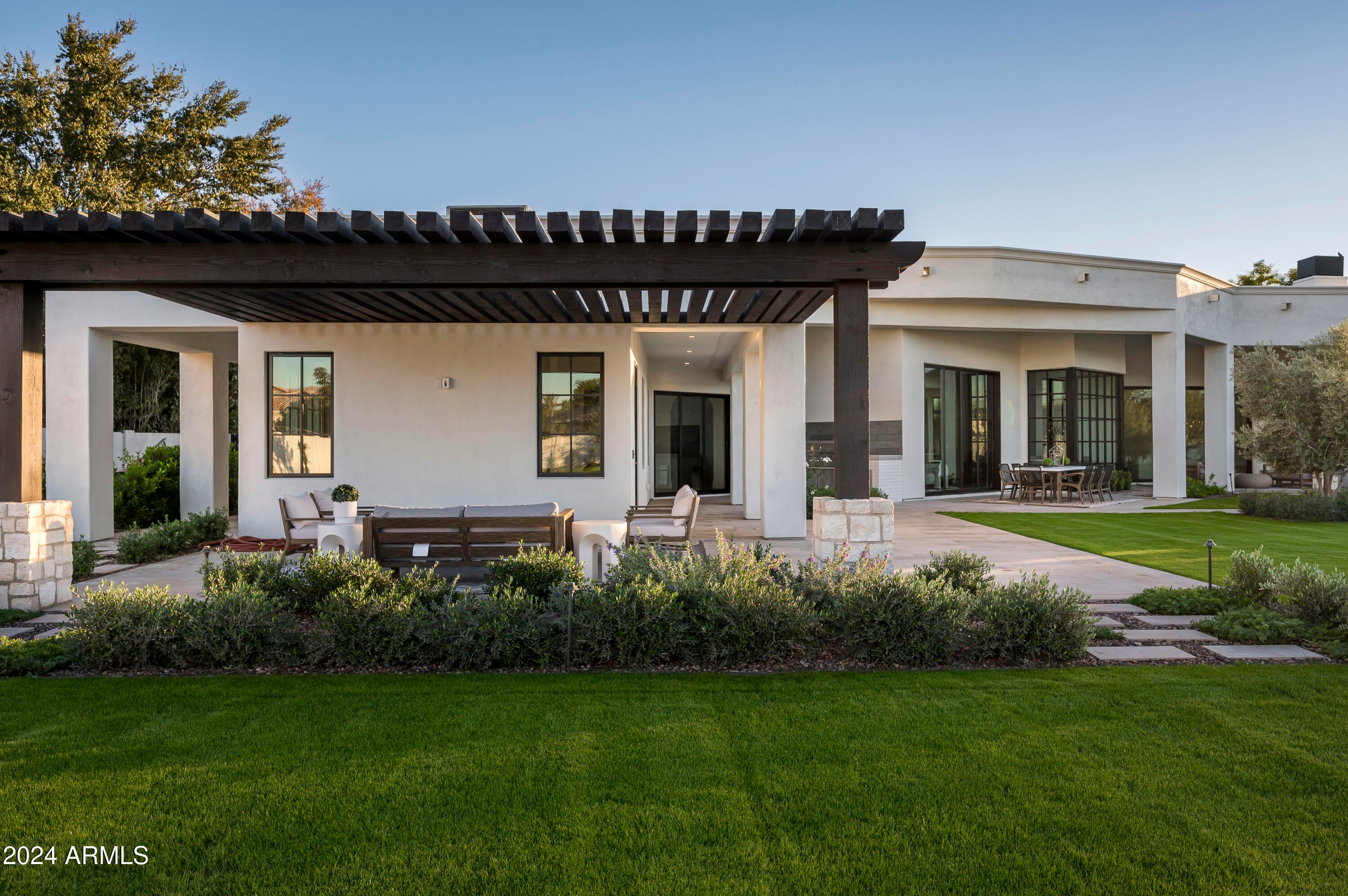 RANCHO SUNNY VALE - Residential