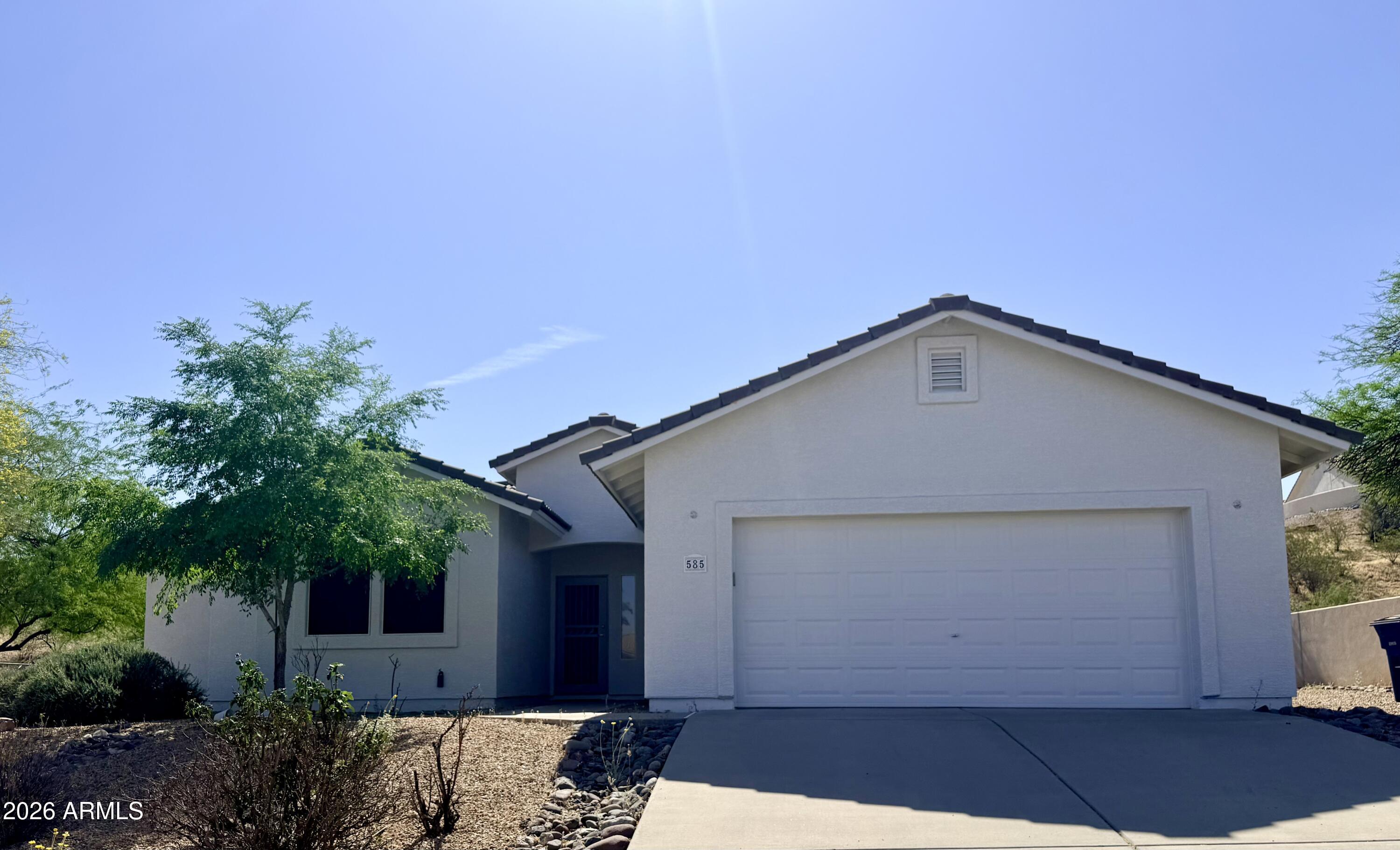 ADORABLE HOME ON A LARGE LOT WITH LOTS OF PRIVACY * 1,384 SQ FT, 3 BEDROOMS, 1.75 BATH. 2 CAR GARAGE, * ALDERWOOD CABINETS, * HOME FEATURES A USABLE OPEN FLOOR PLAN WITH VAULTED CEILLINGS * HOME HAS HARDLY BEEN LIVED IN SINCE ITS SELLER'S SECOND HOME *