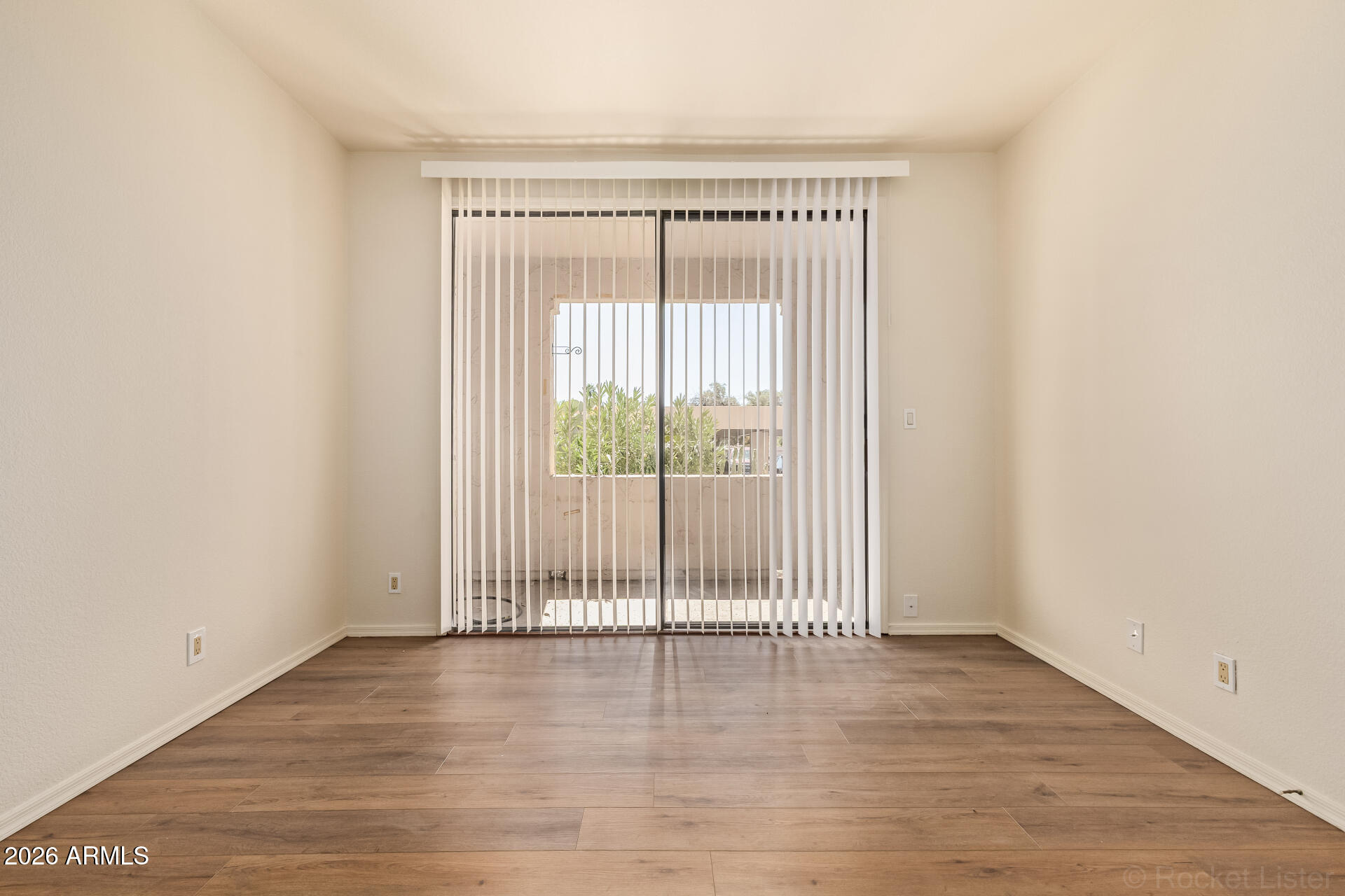 HAMPTON COURTS AT THE RACQUET CLUB - Residential
