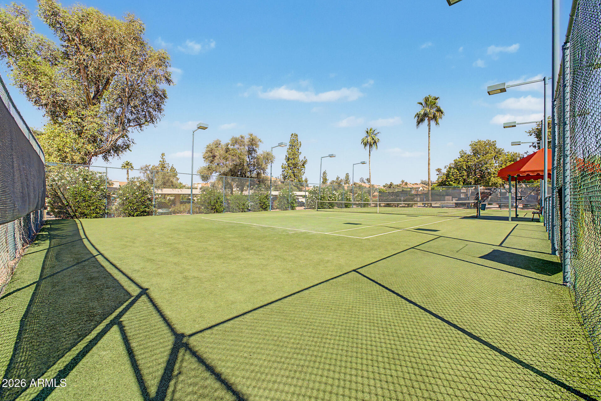 HAMPTON COURTS AT THE RACQUET CLUB - Residential