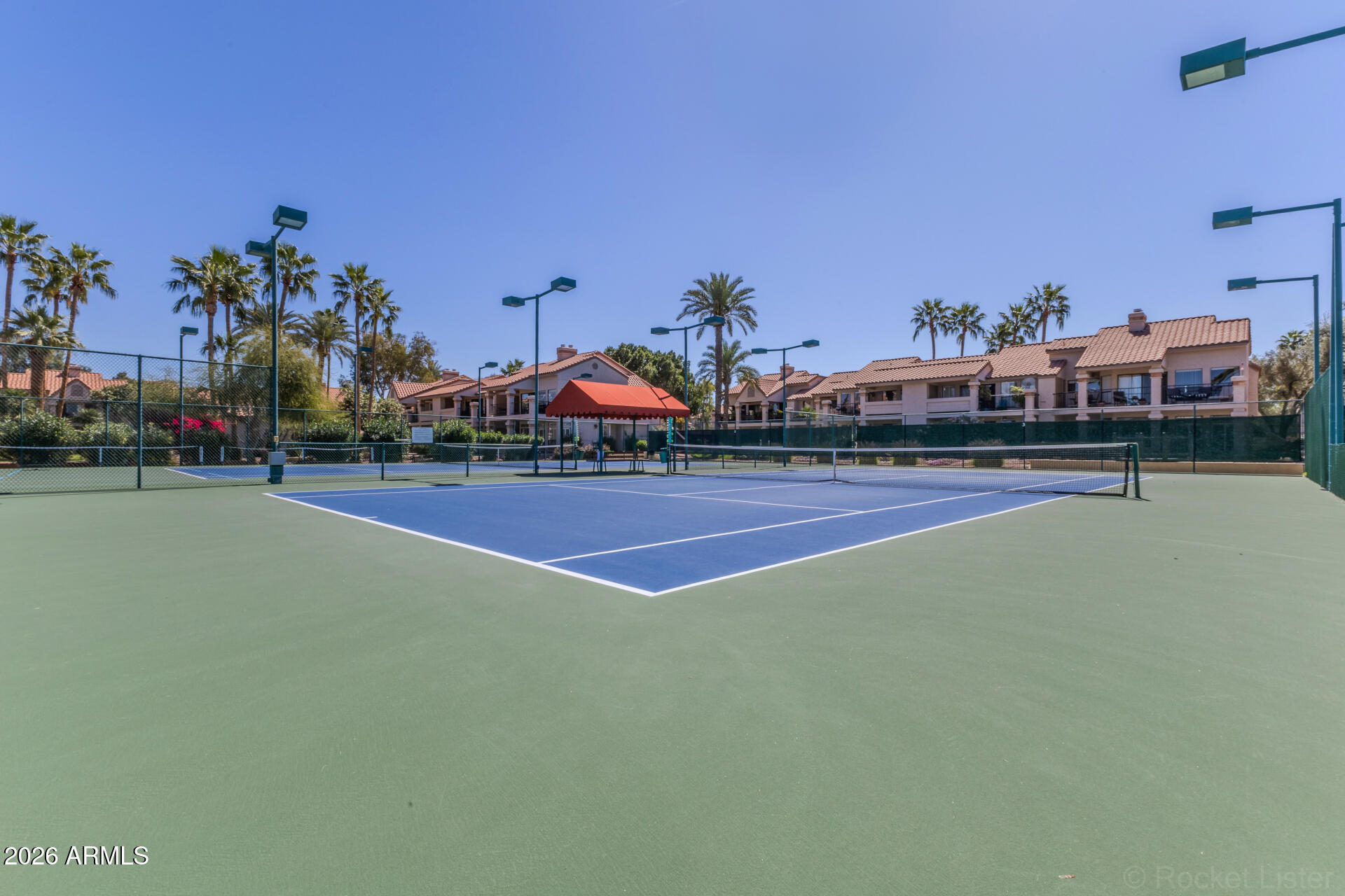 HAMPTON COURTS AT THE RACQUET CLUB - Residential