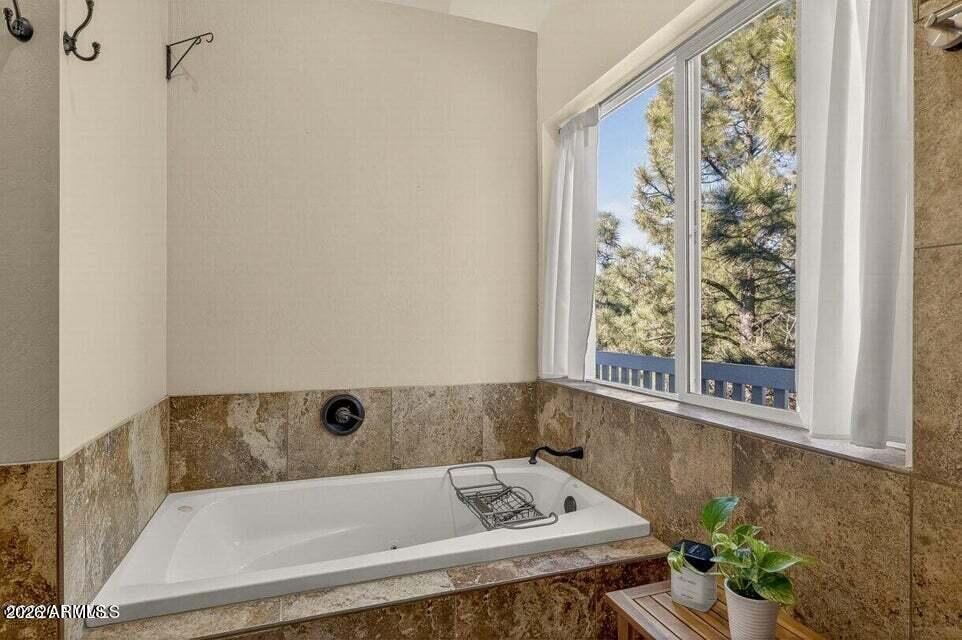 STONECREST TOWNHOMES - Residential