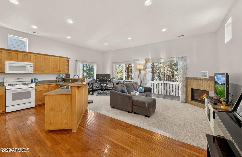 STONECREST TOWNHOMES - Residential