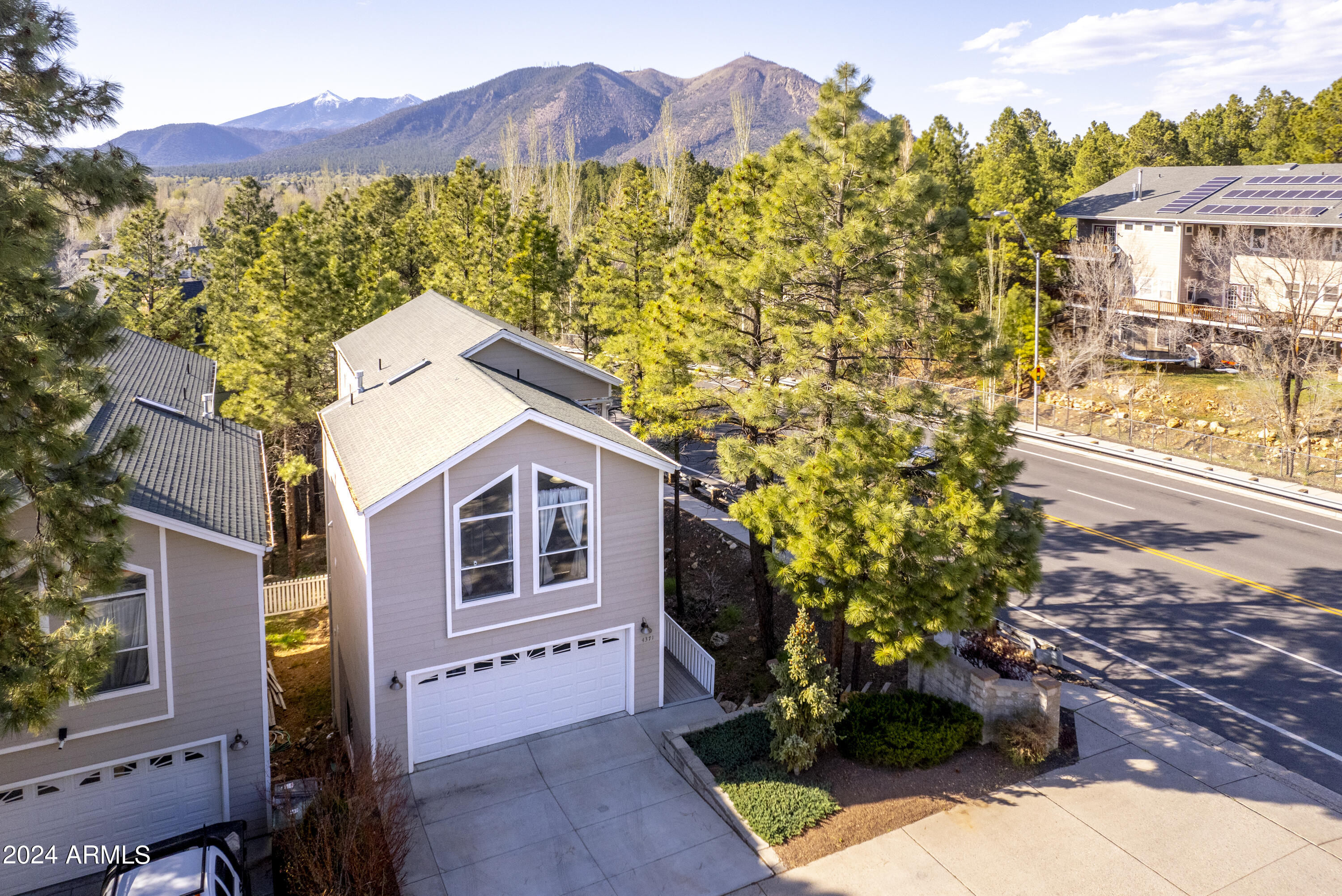 STONECREST TOWNHOMES - Residential
