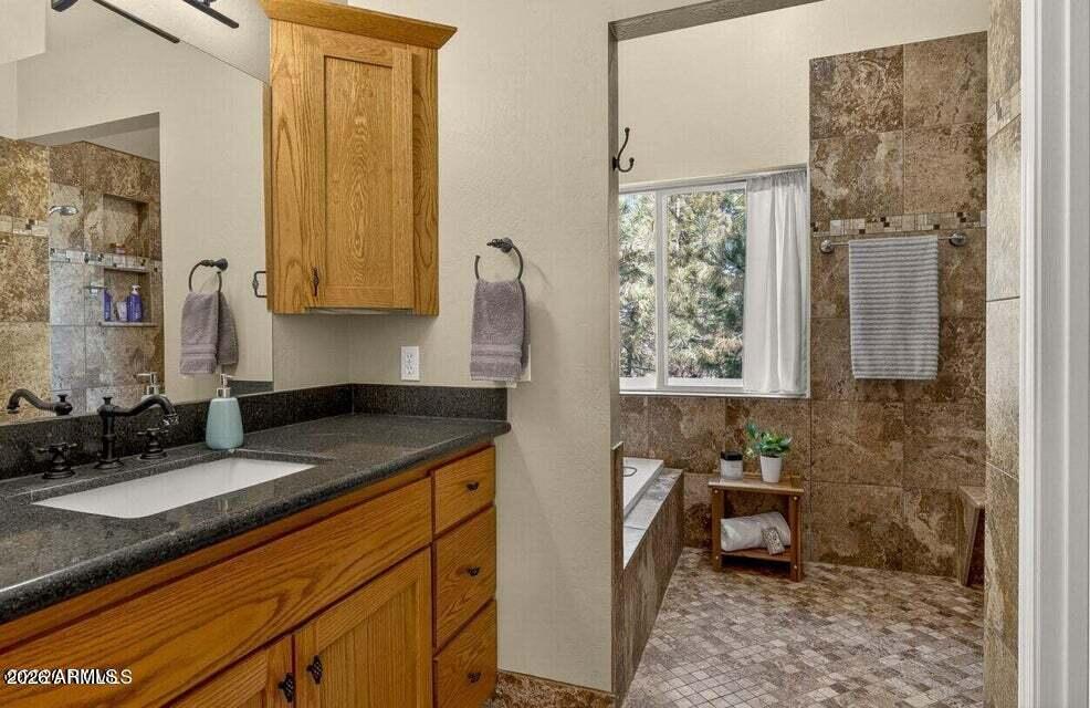 STONECREST TOWNHOMES - Residential