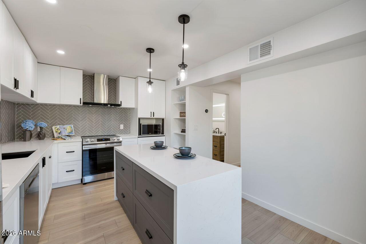 WOODLAND SPRINGS - Residential