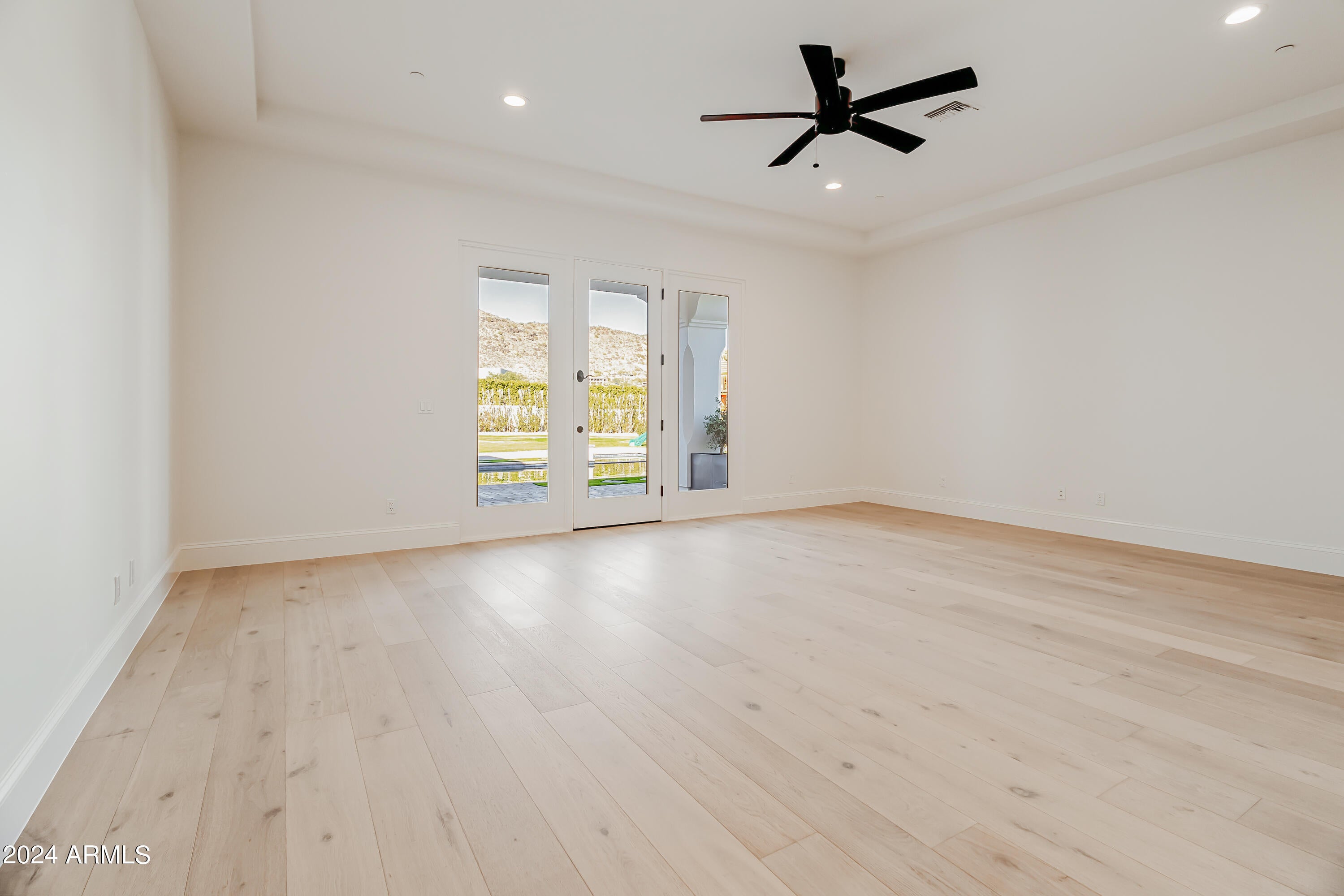 MOUNTAIN VIEW - Residential
