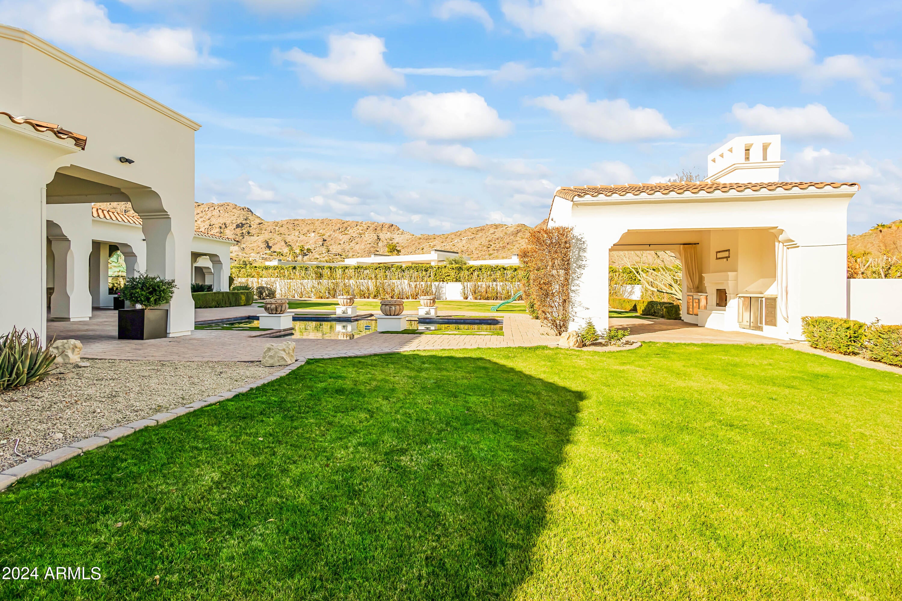 MOUNTAIN VIEW - Residential