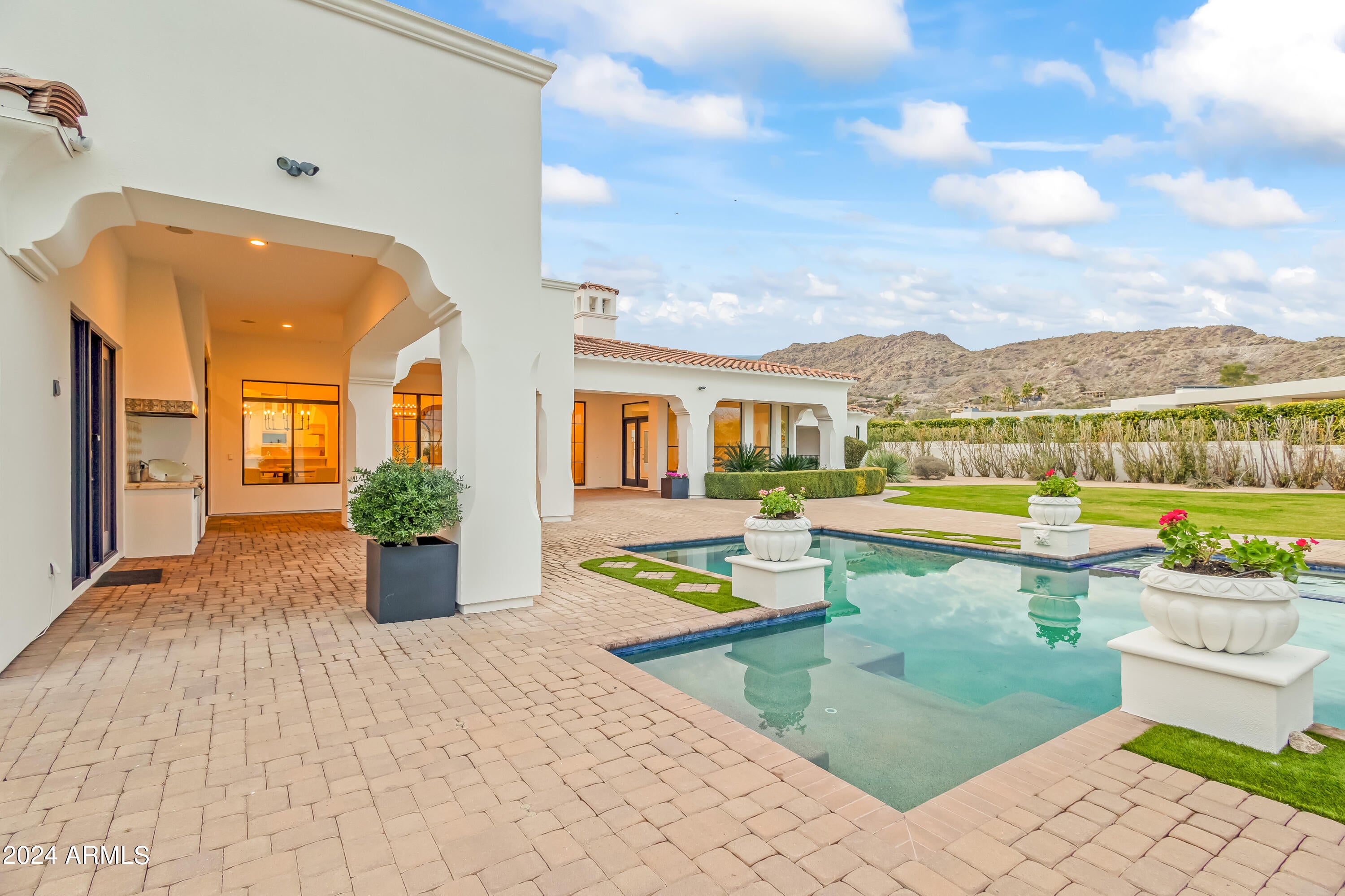 MOUNTAIN VIEW - Residential