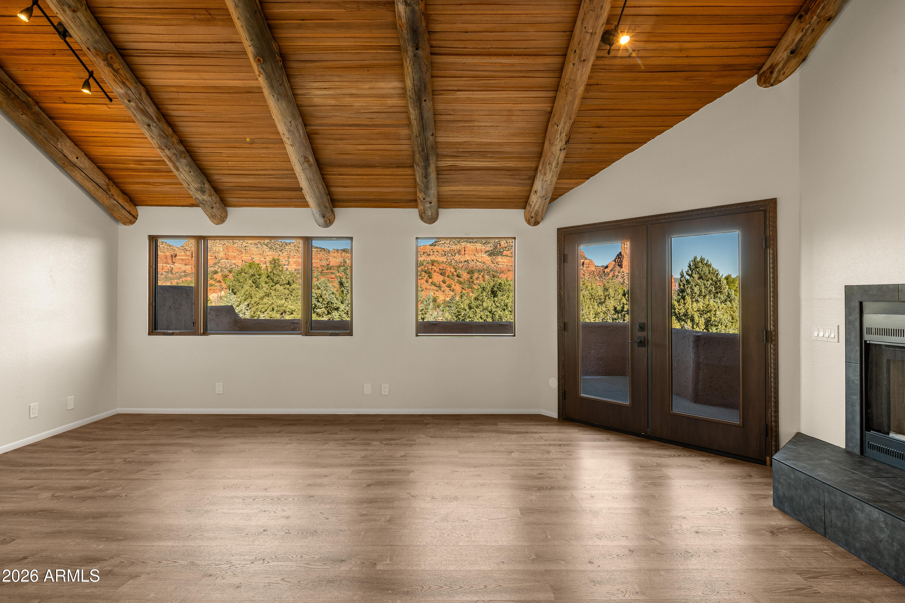 OAK SHADOWS - Residential