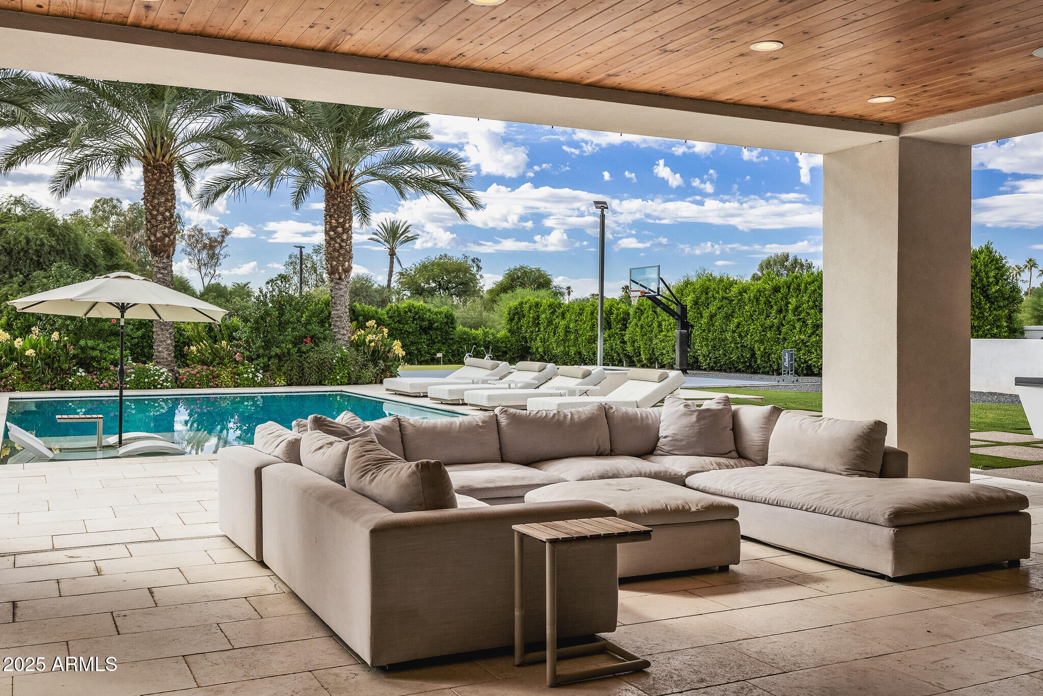 BERNEIL RANCHOS - Residential