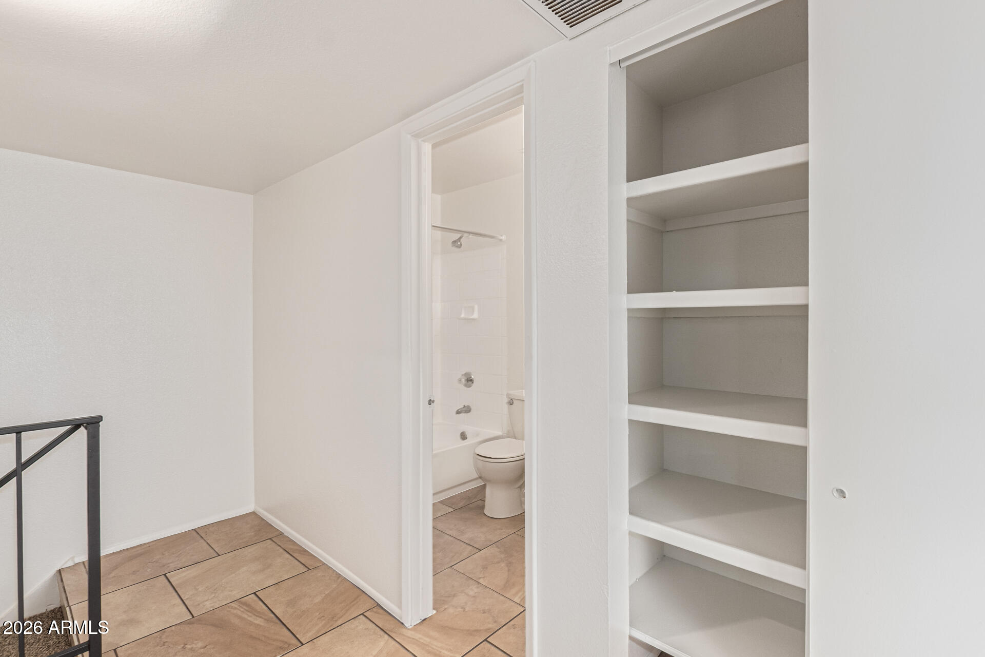 HALLCRAFT VILLAS WEST 8 - Residential