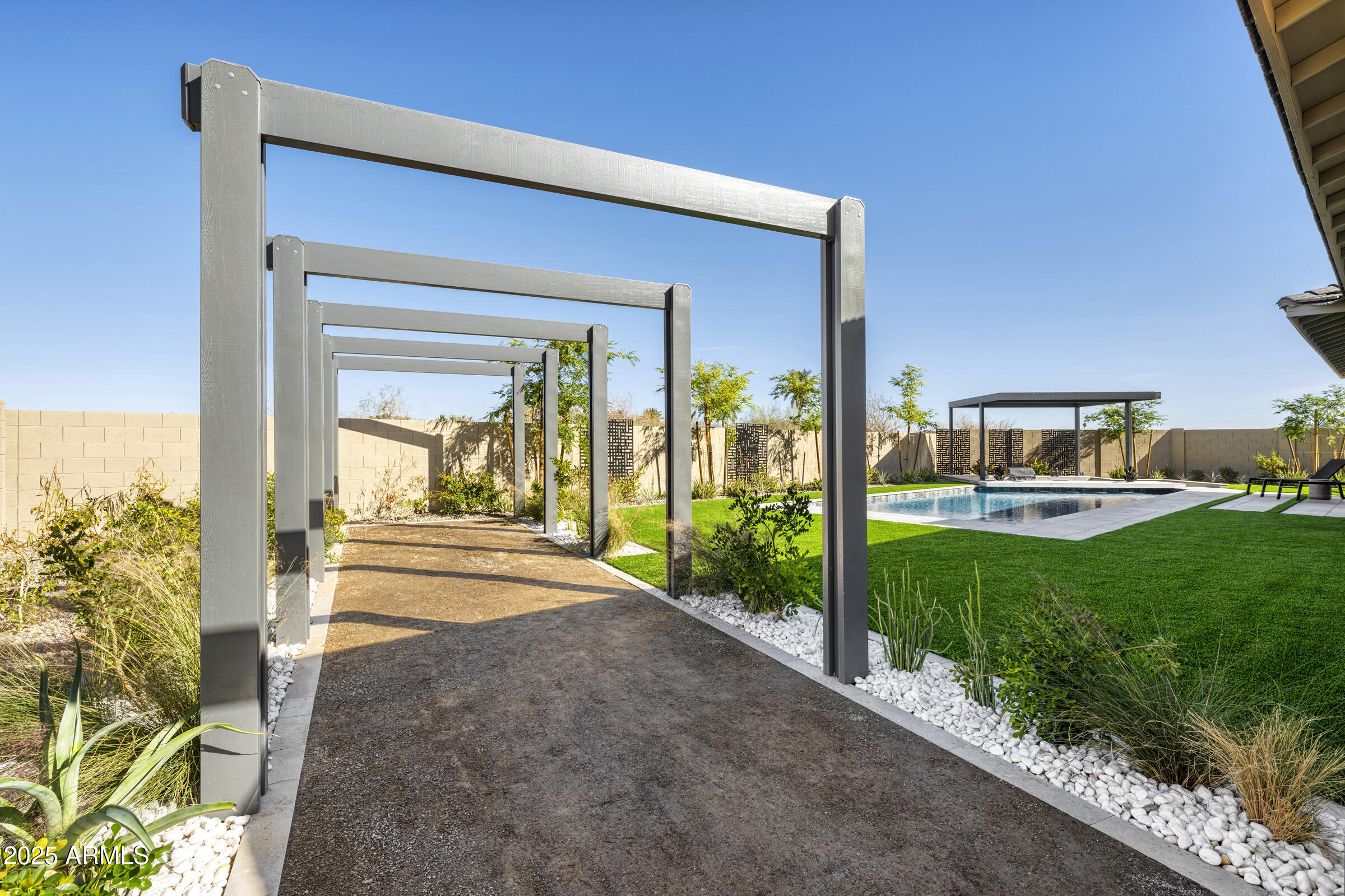 WHISPERING HILLS - Residential