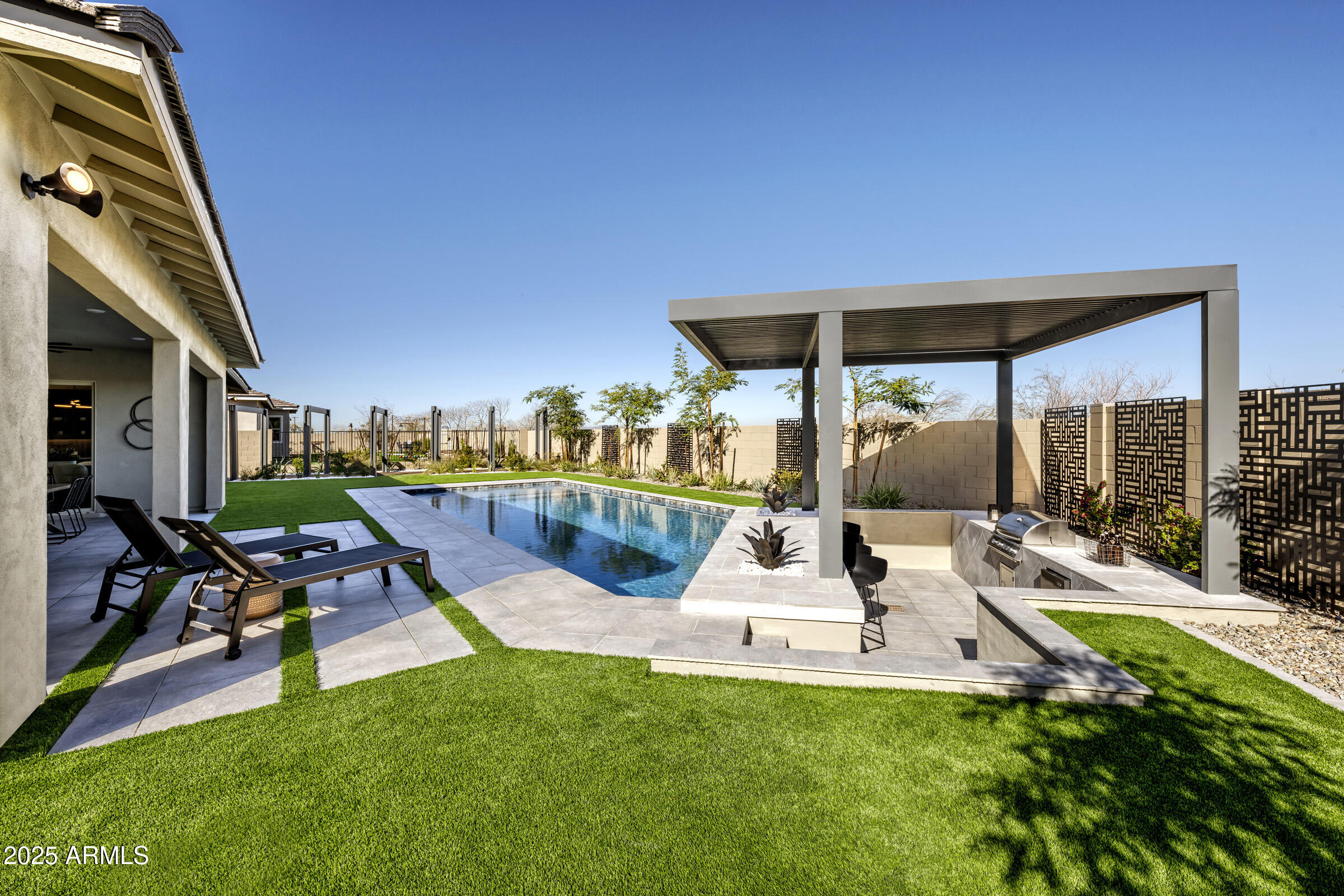 WHISPERING HILLS - Residential